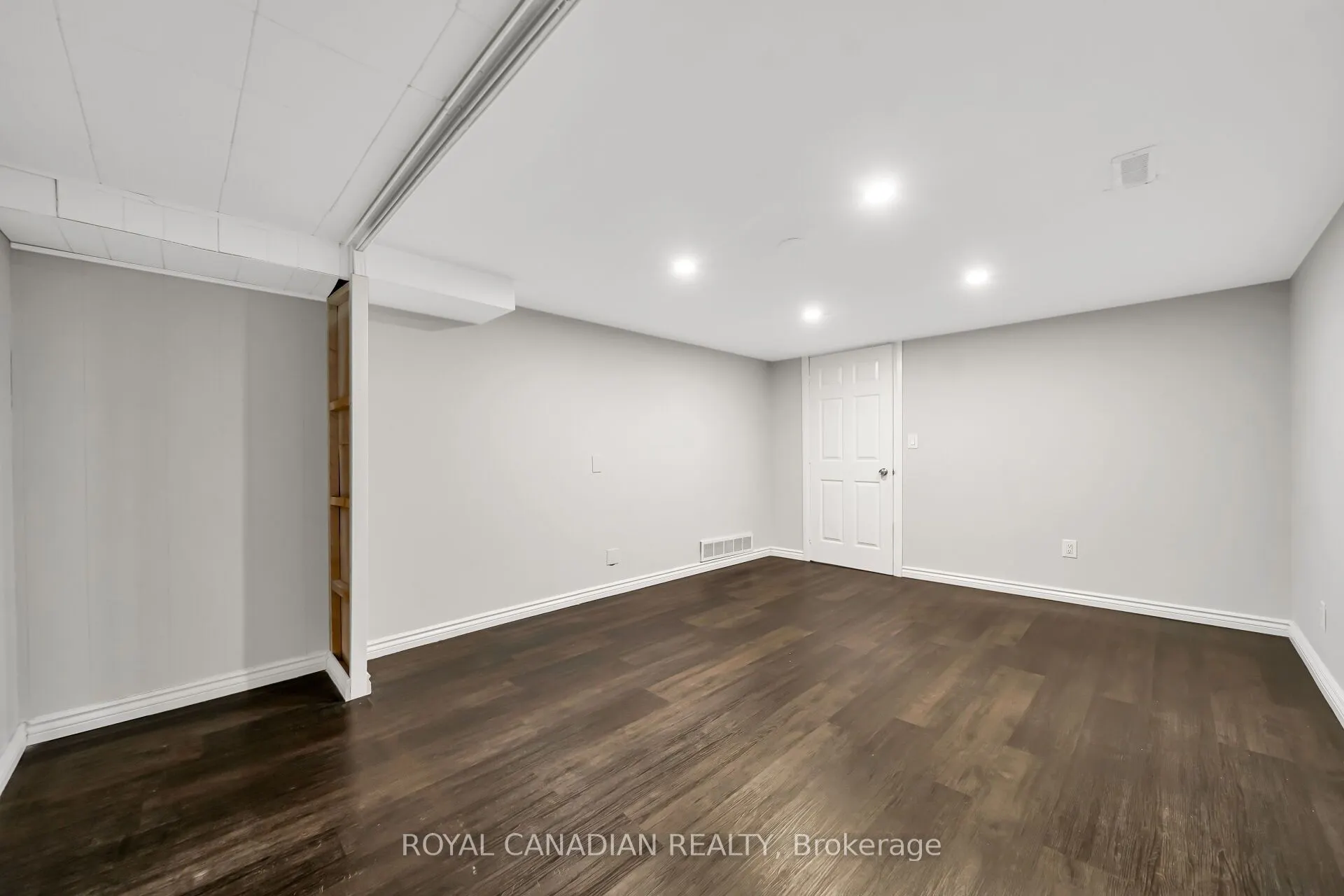 284 Cedar Crescent