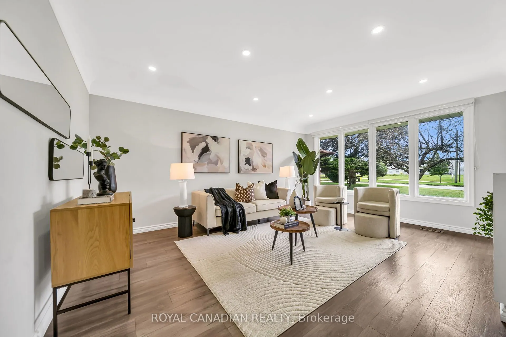 284 Cedar Crescent