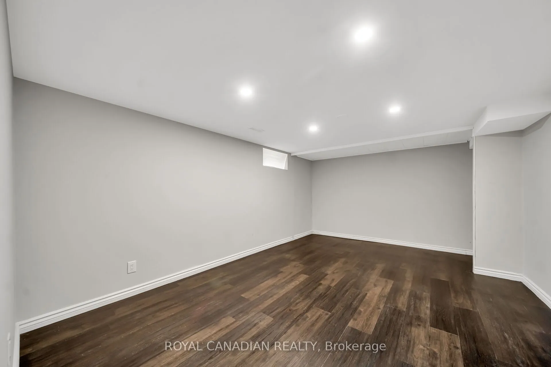 284 Cedar Crescent