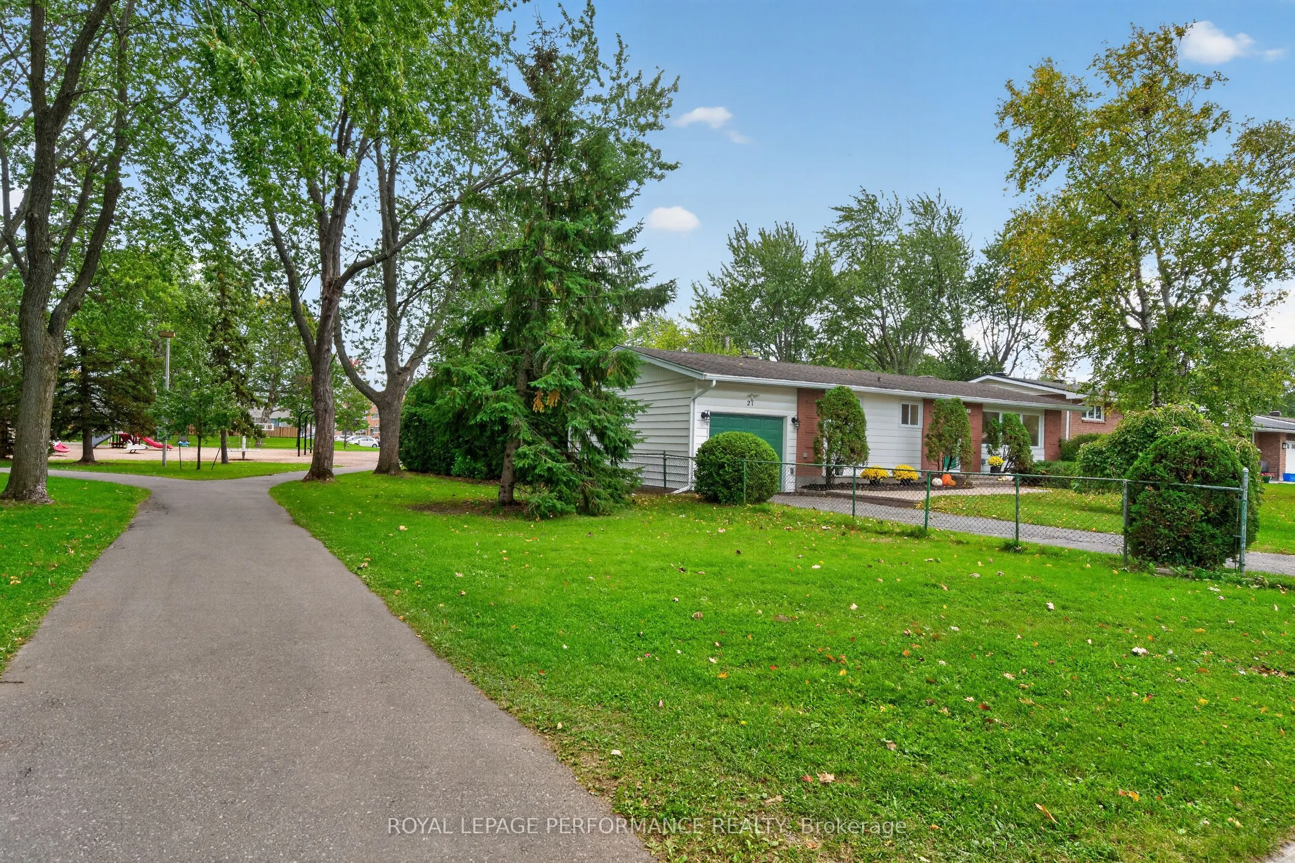 21 Millbrook Crescent