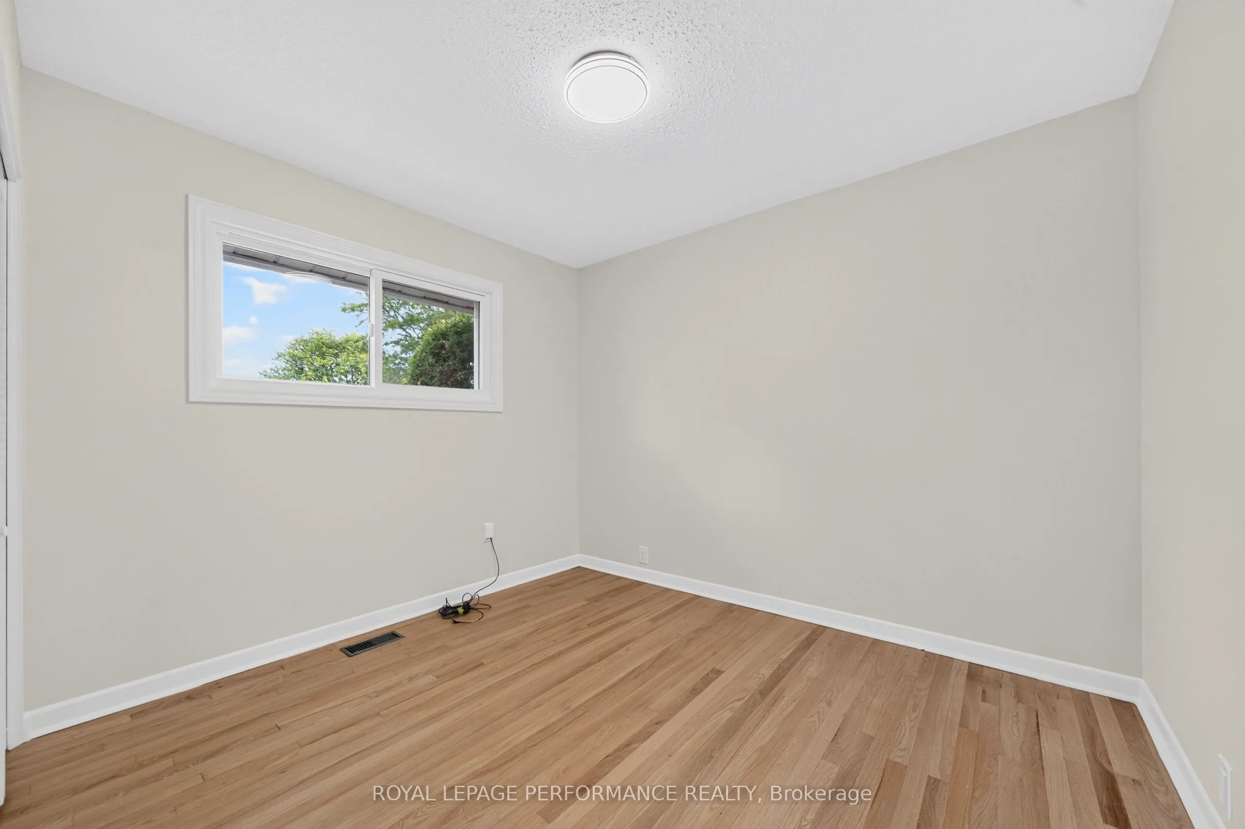 21 Millbrook Crescent