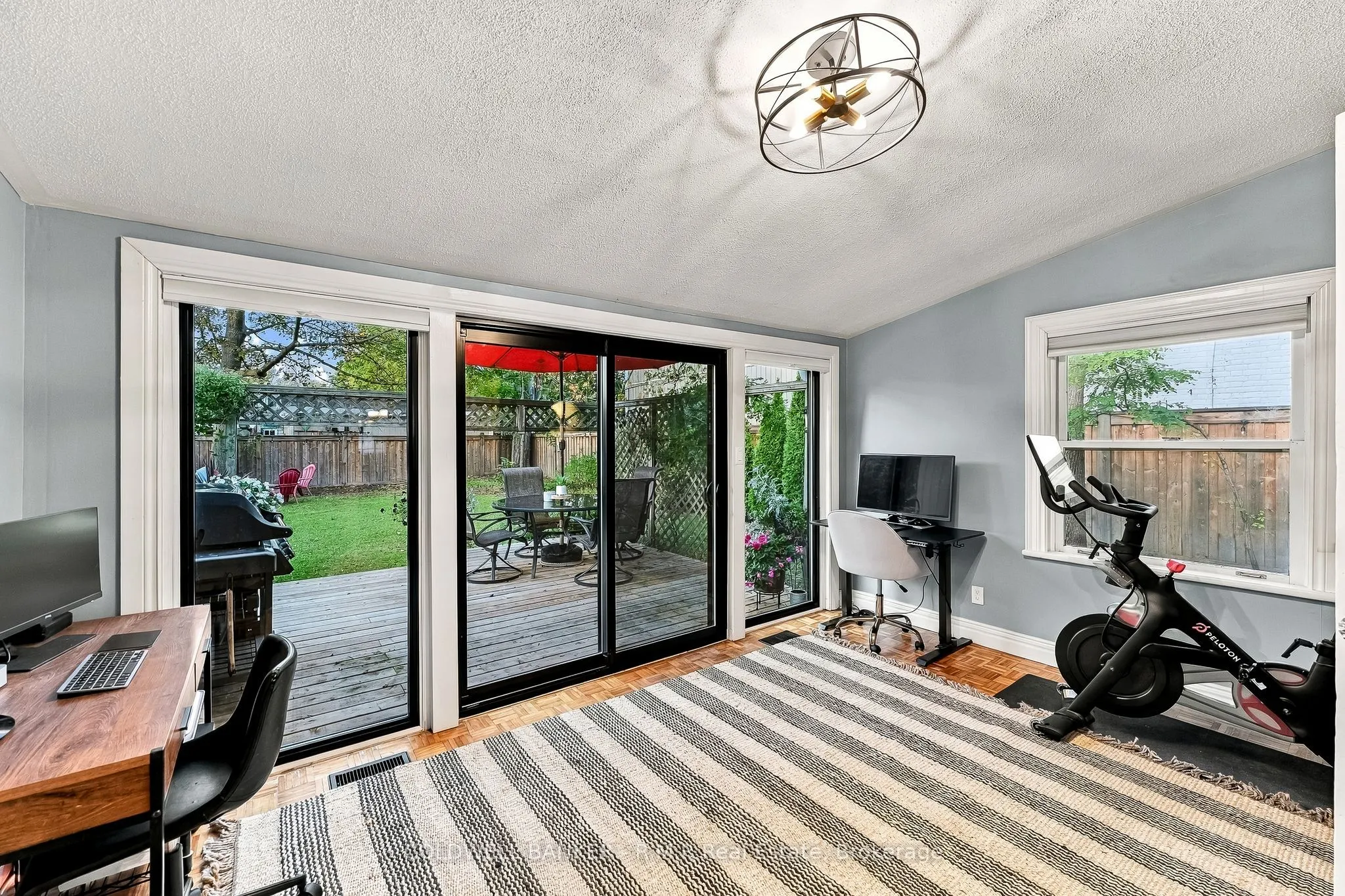 28 University Avenue W