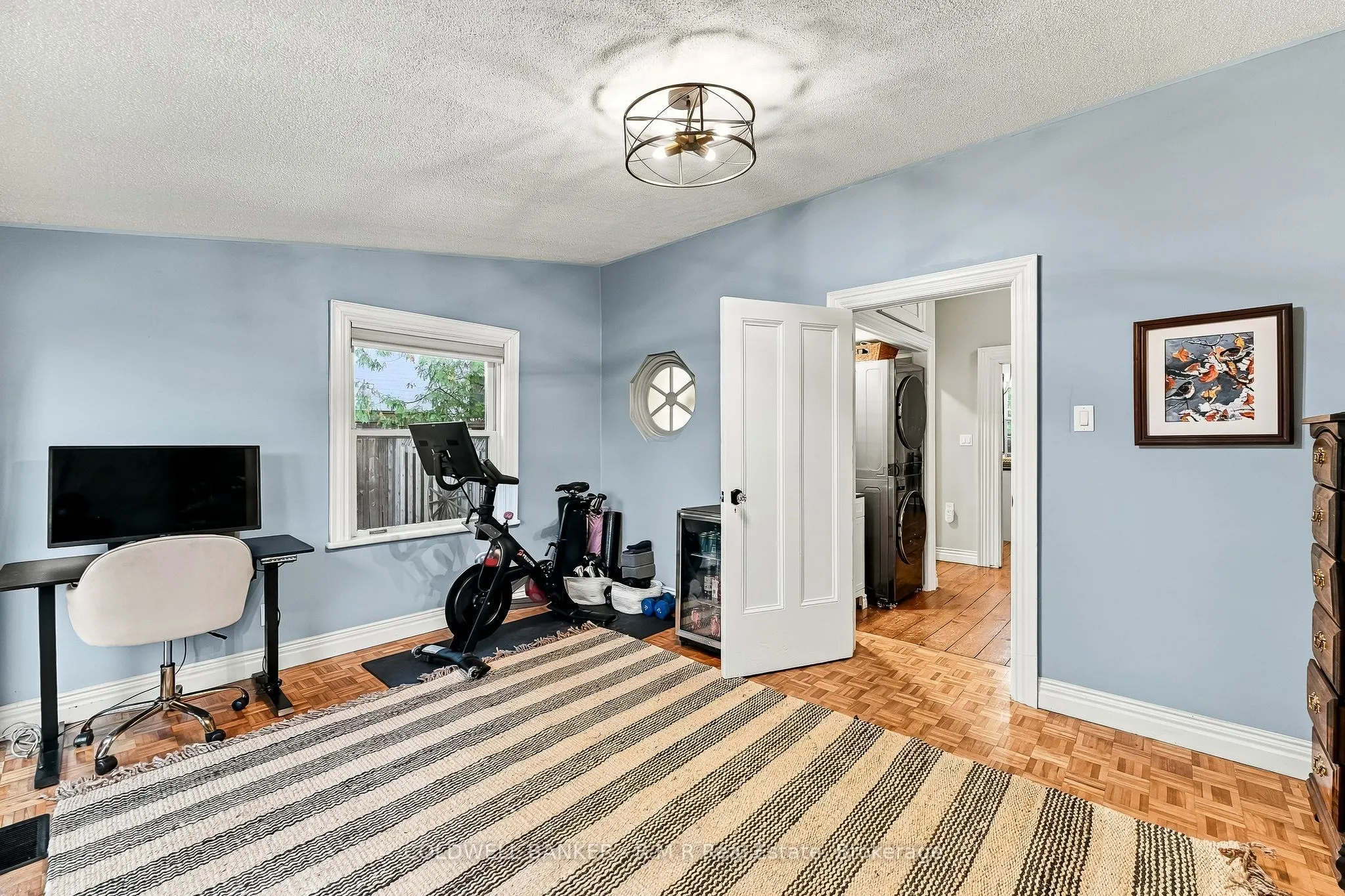 28 University Avenue W