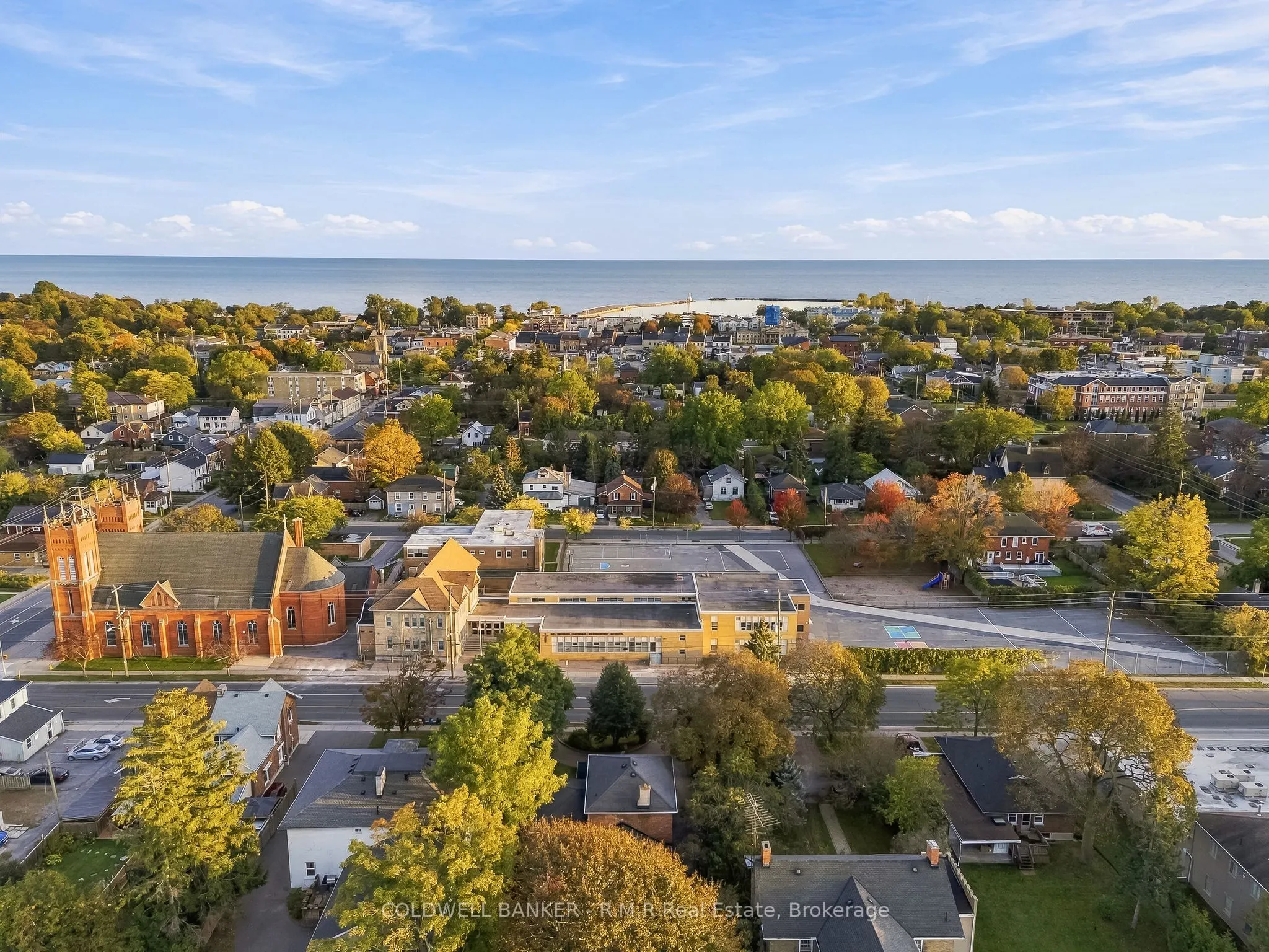 28 University Avenue W