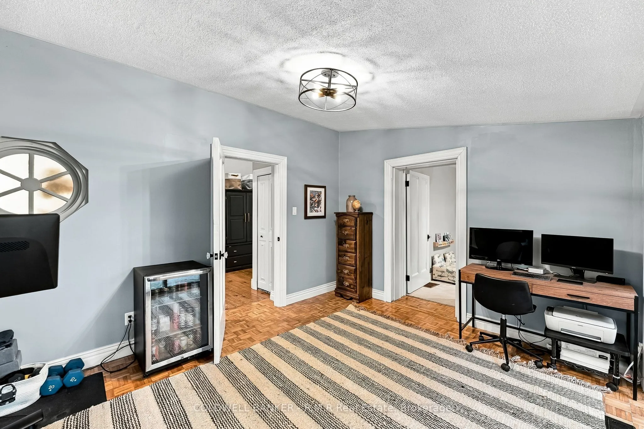 28 University Avenue W
