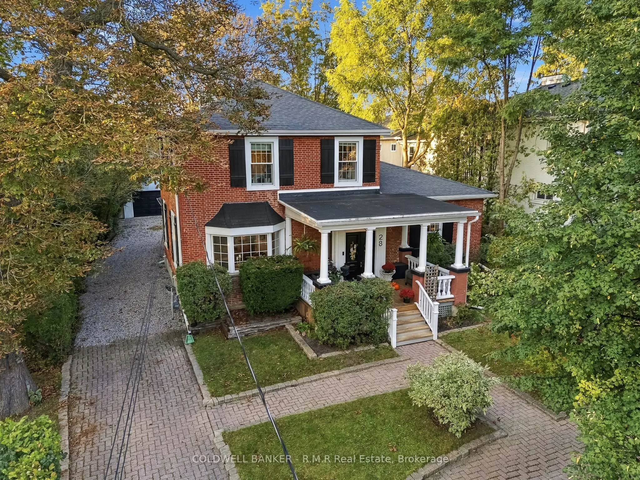 28 University Avenue W