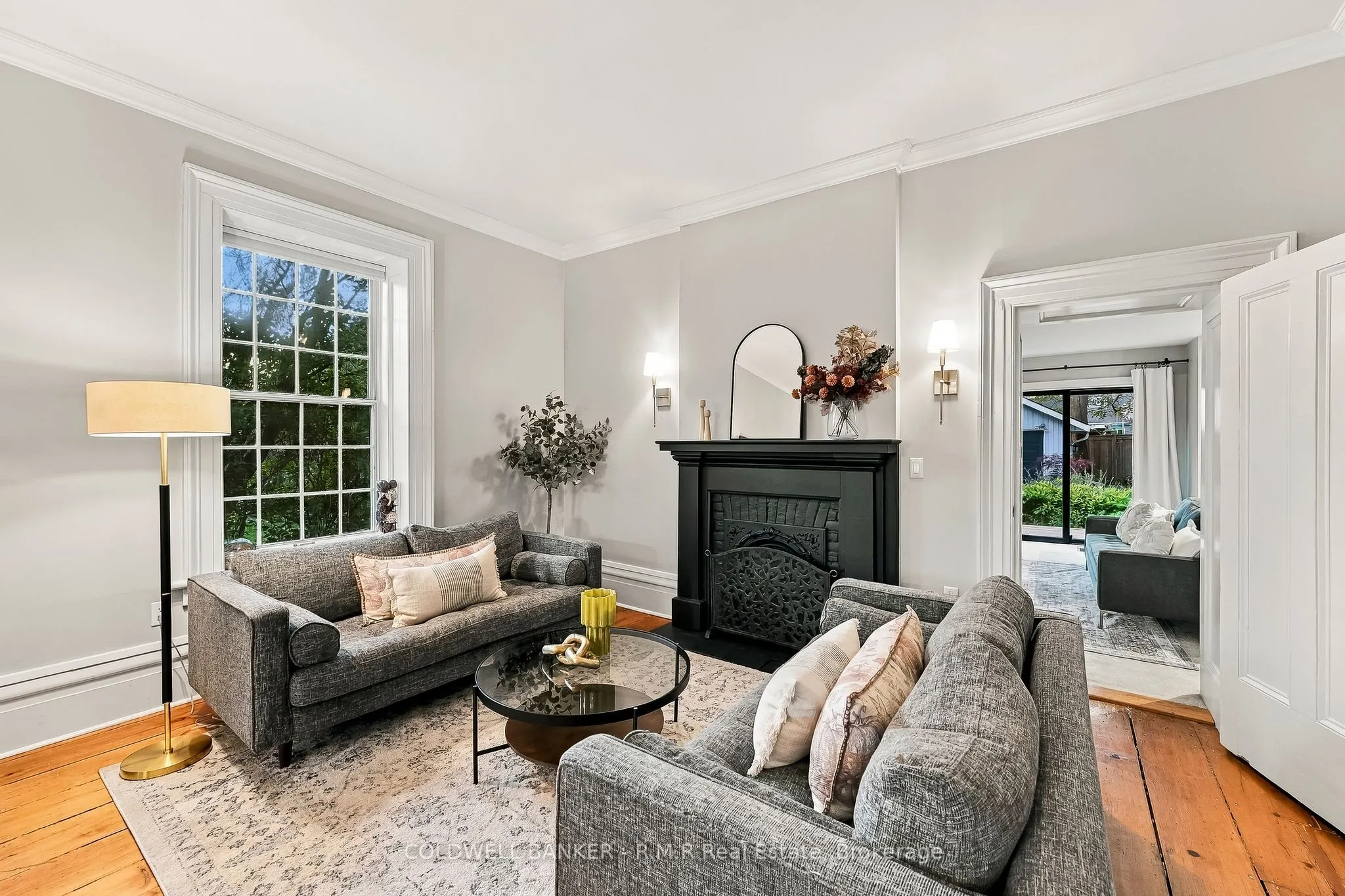 28 University Avenue W