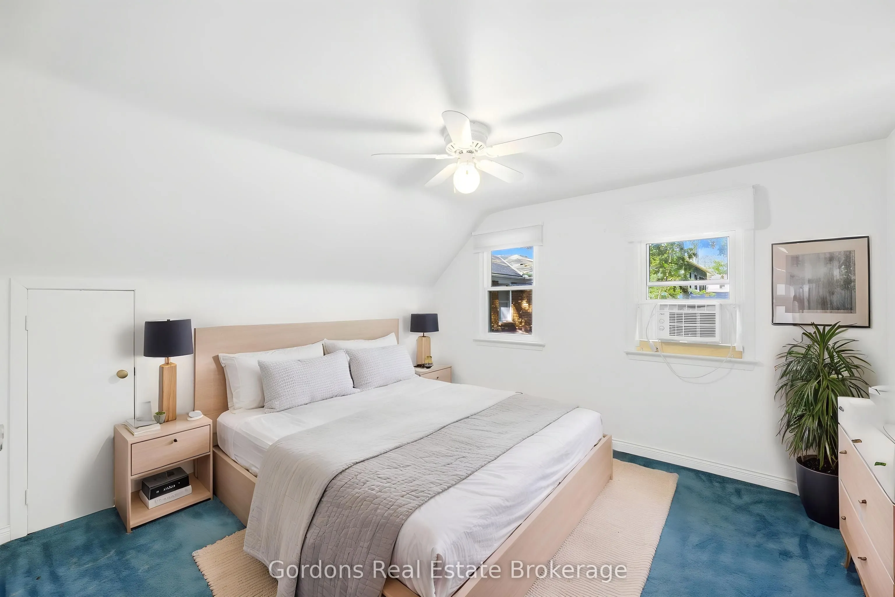 369 Hyde Park Road