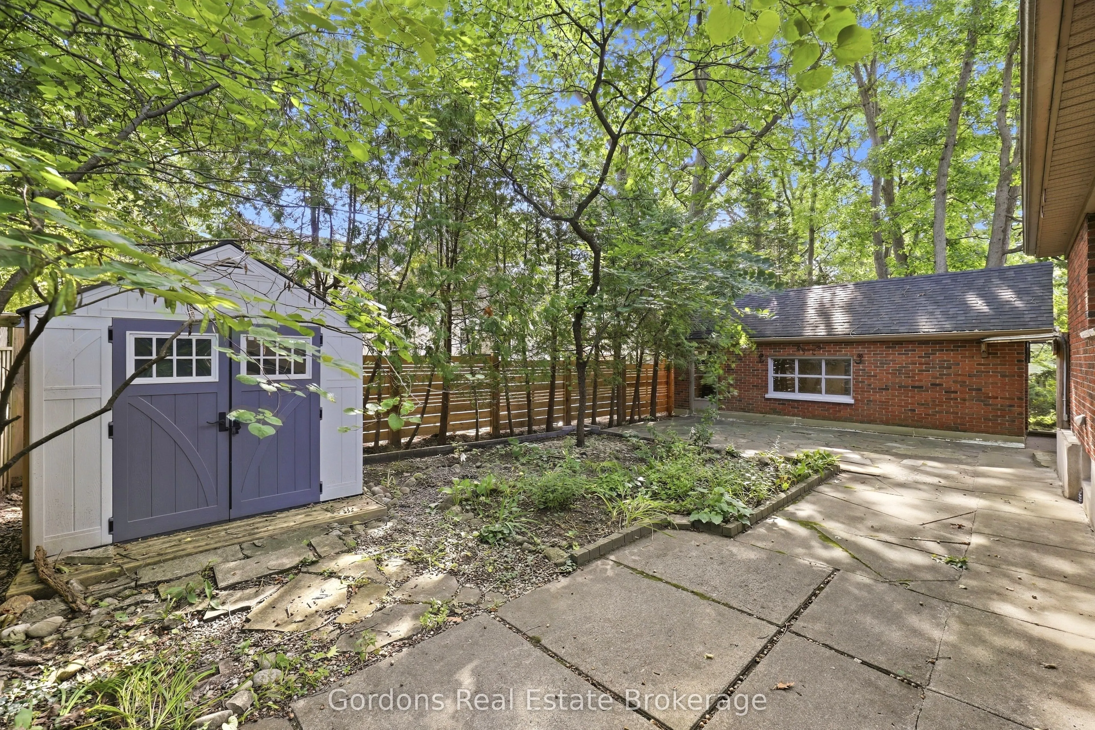 369 Hyde Park Road