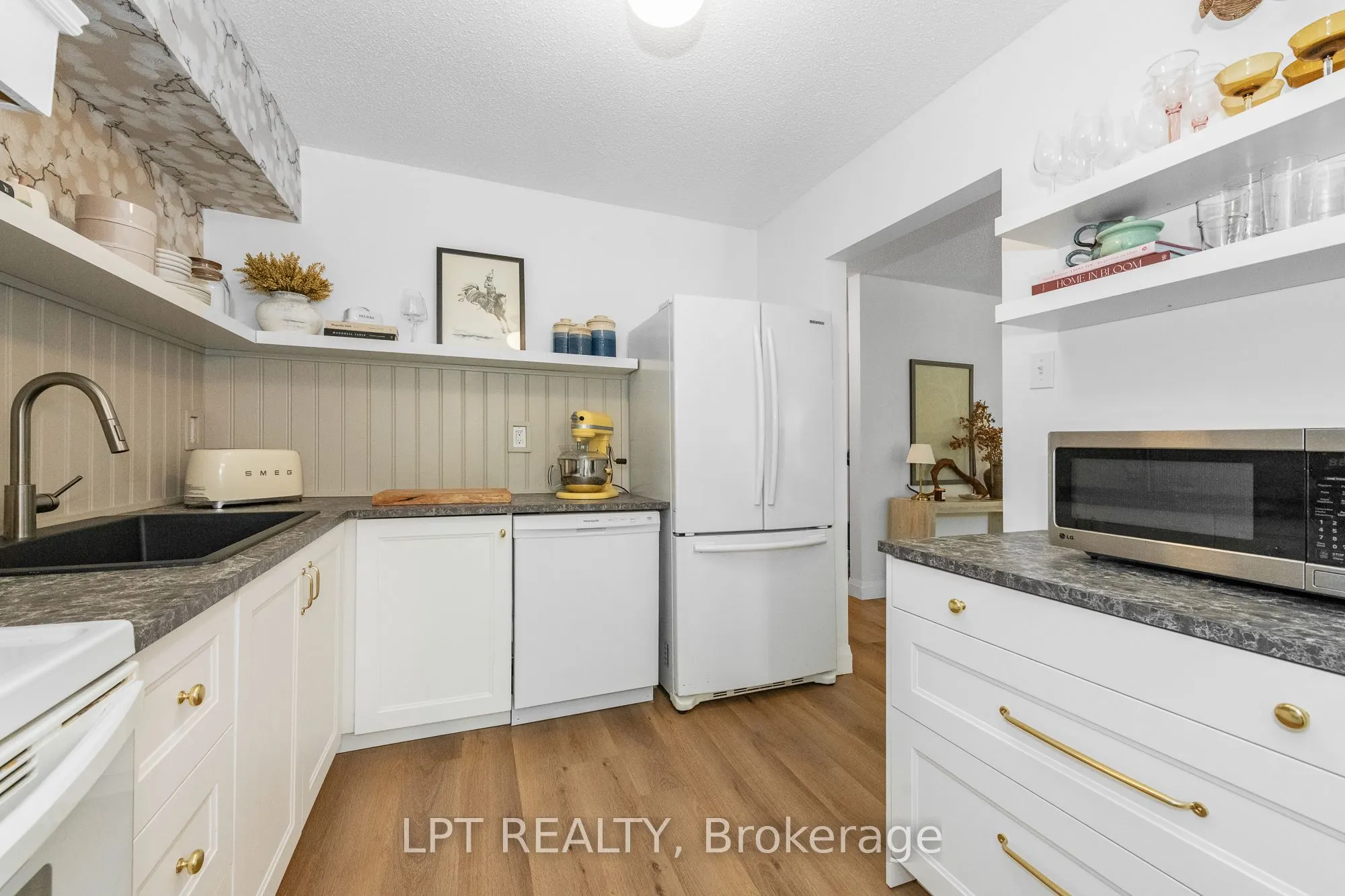2080 OGILVIE Road #7J