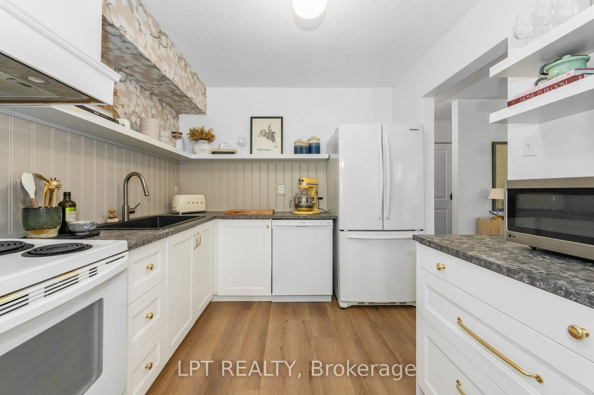2080 OGILVIE Road #7J