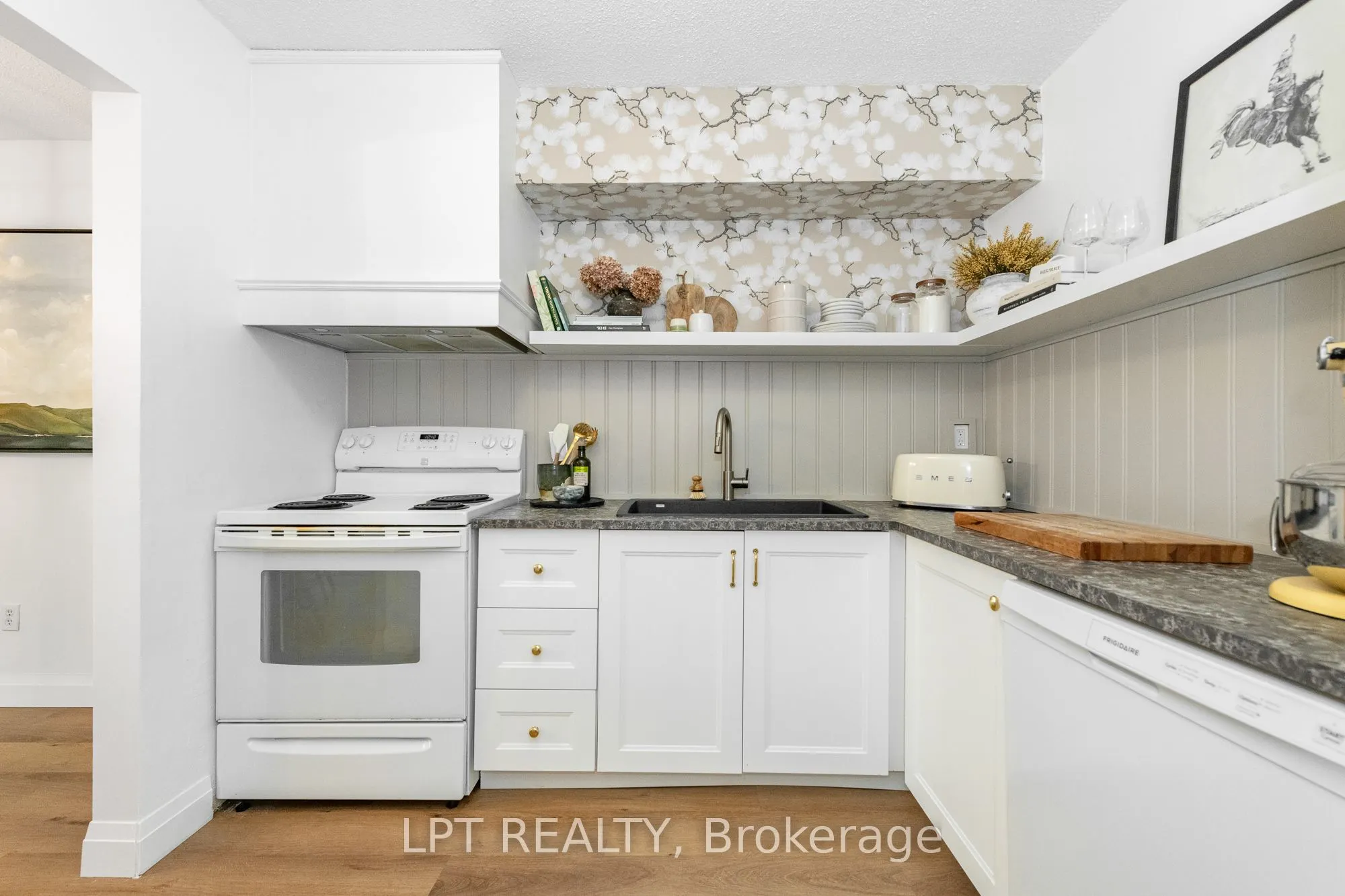 2080 OGILVIE Road #7J