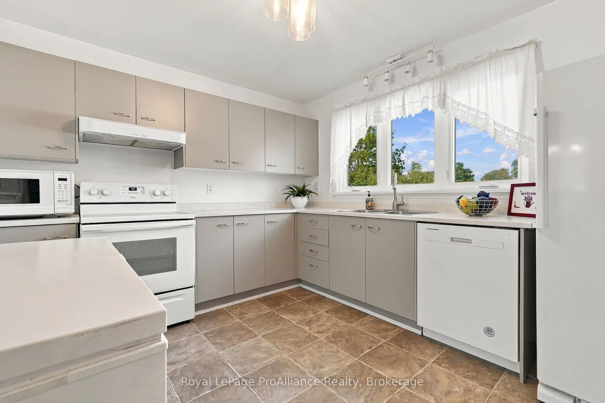 179 Herchimer Avenue #10