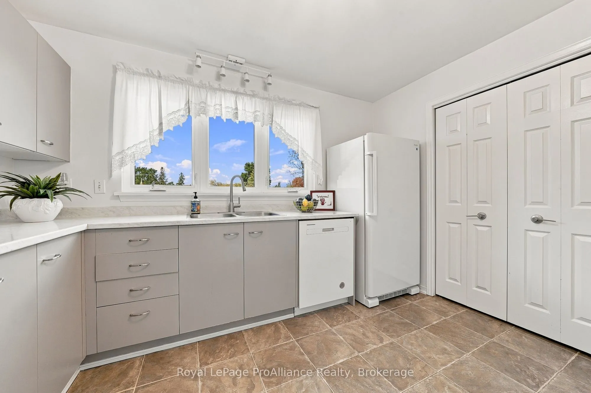 179 Herchimer Avenue #10