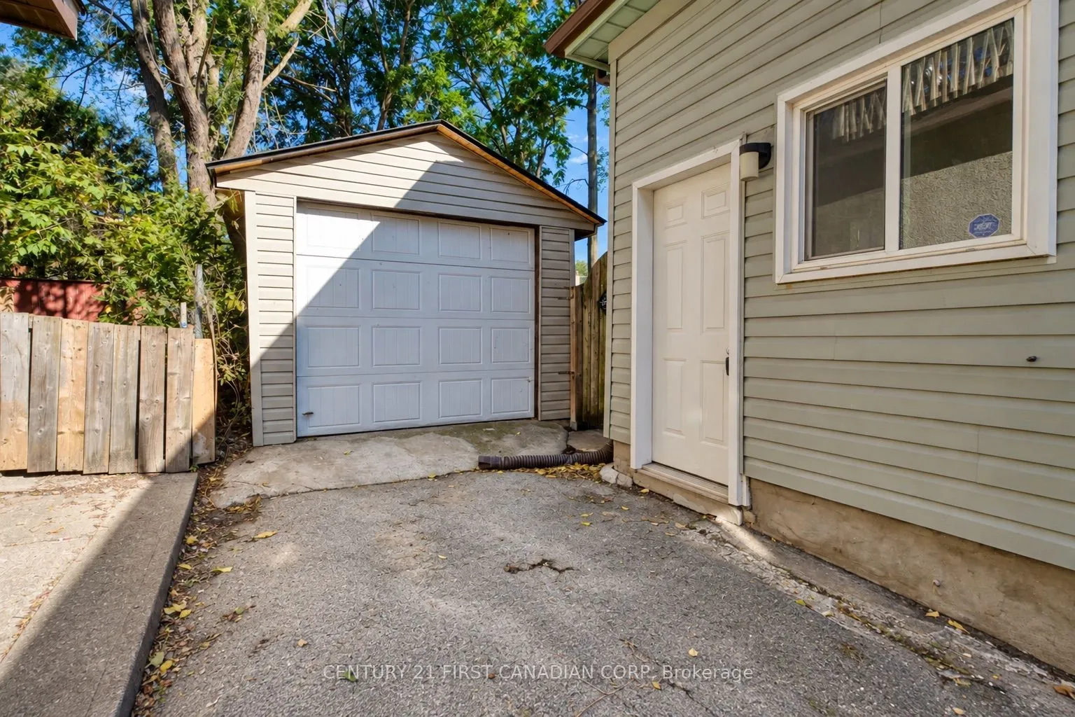 682 PRINCESS Avenue