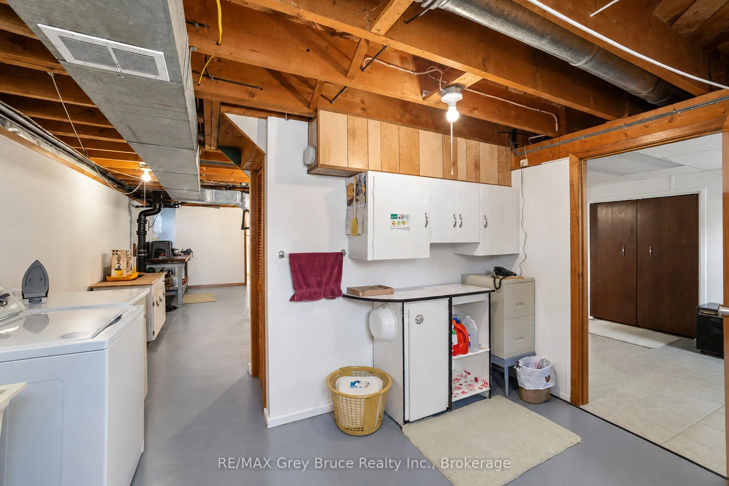 1195 4th Avenue W
