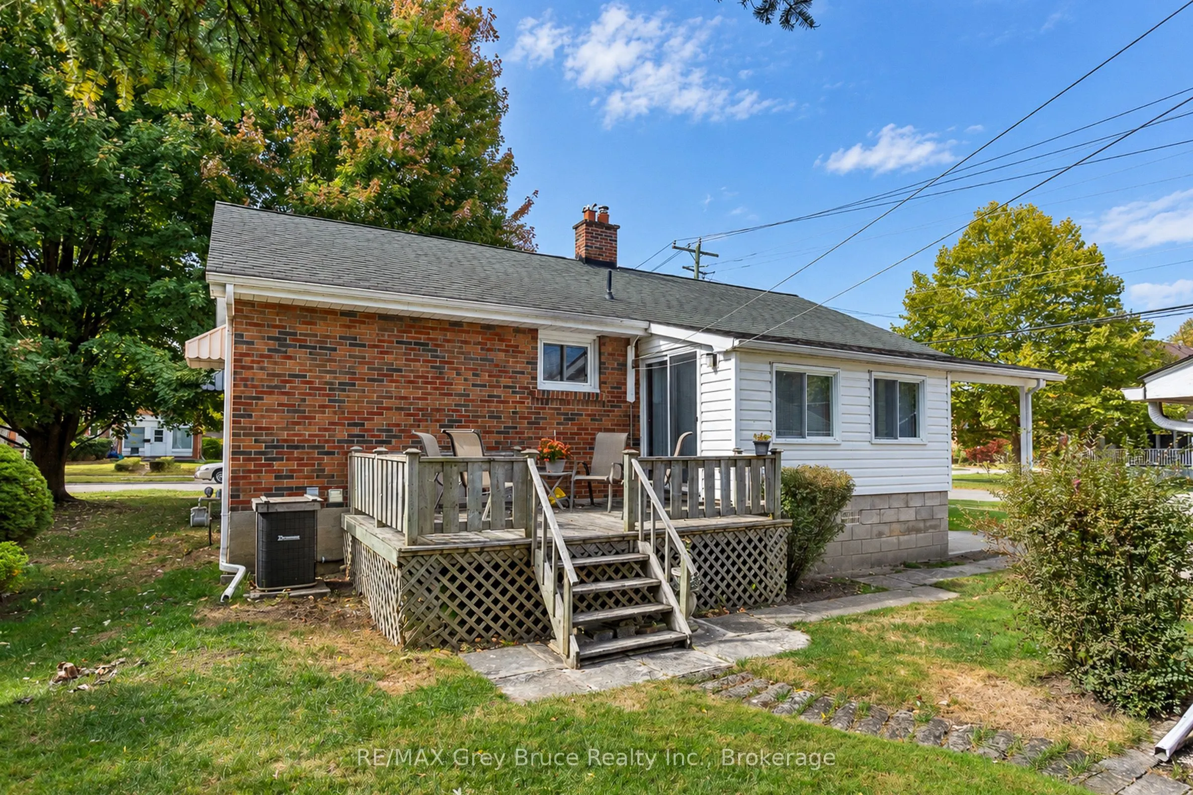 1195 4th Avenue W