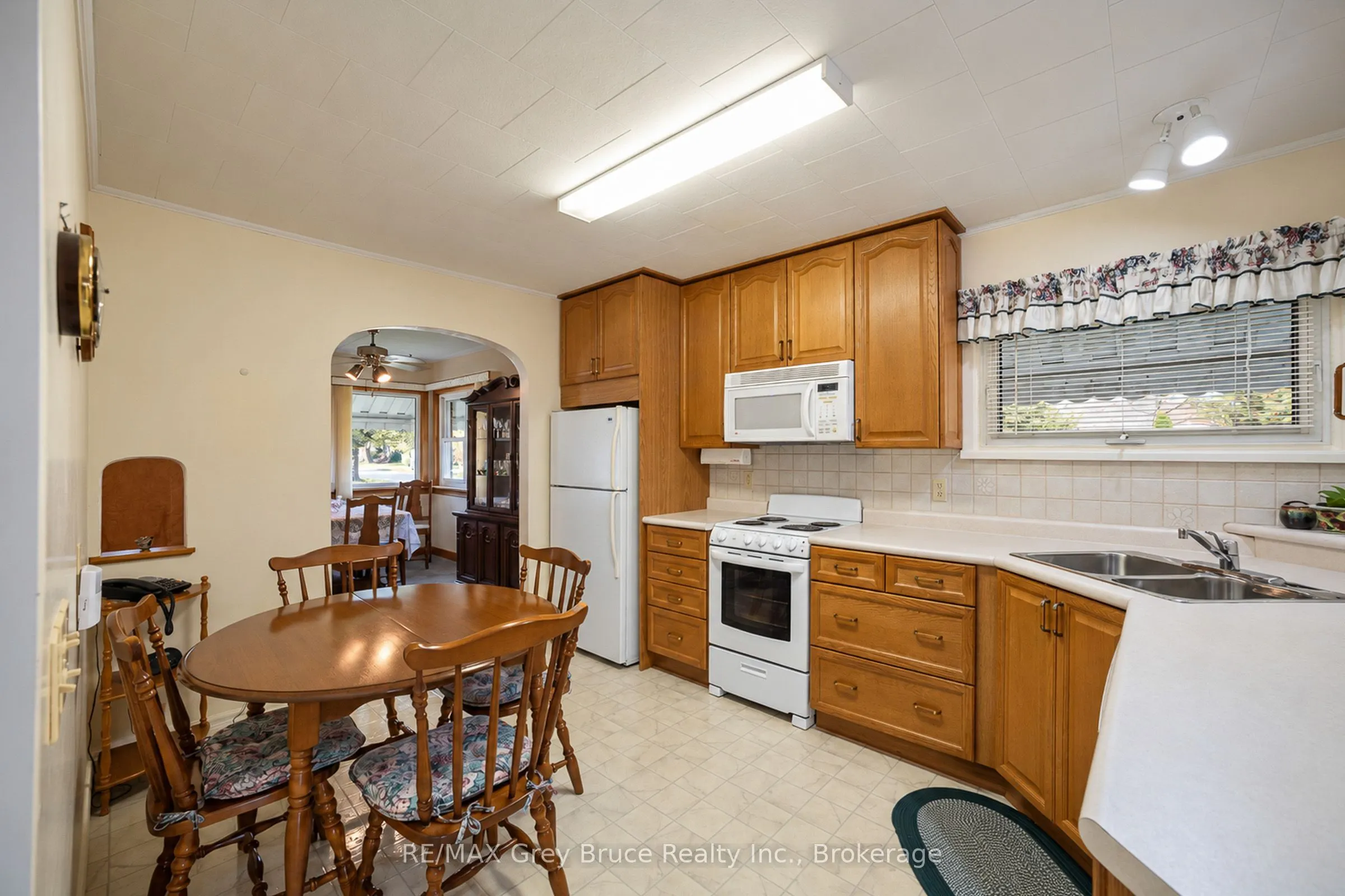 1195 4th Avenue W