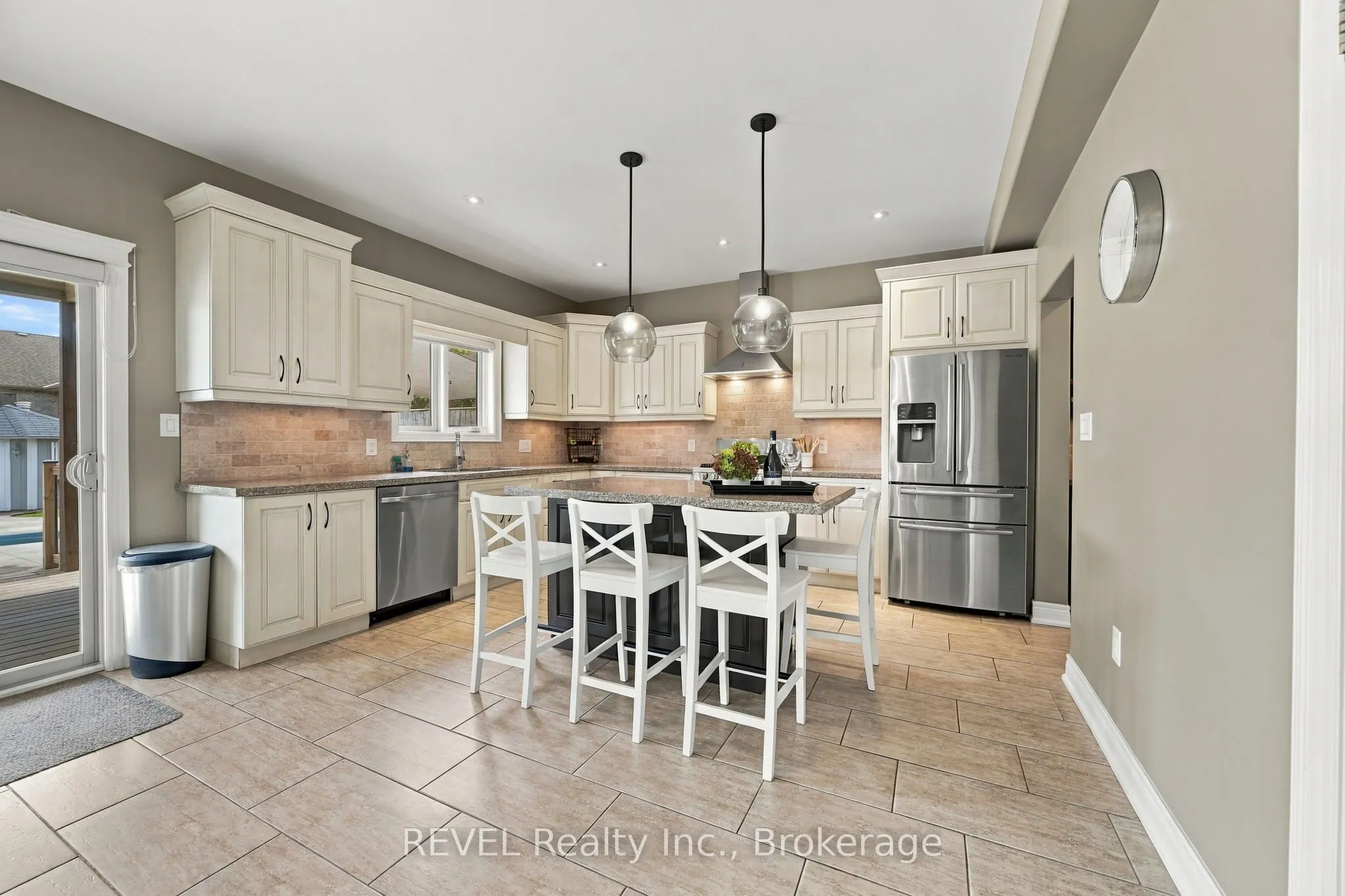 2504 Marinelli Drive