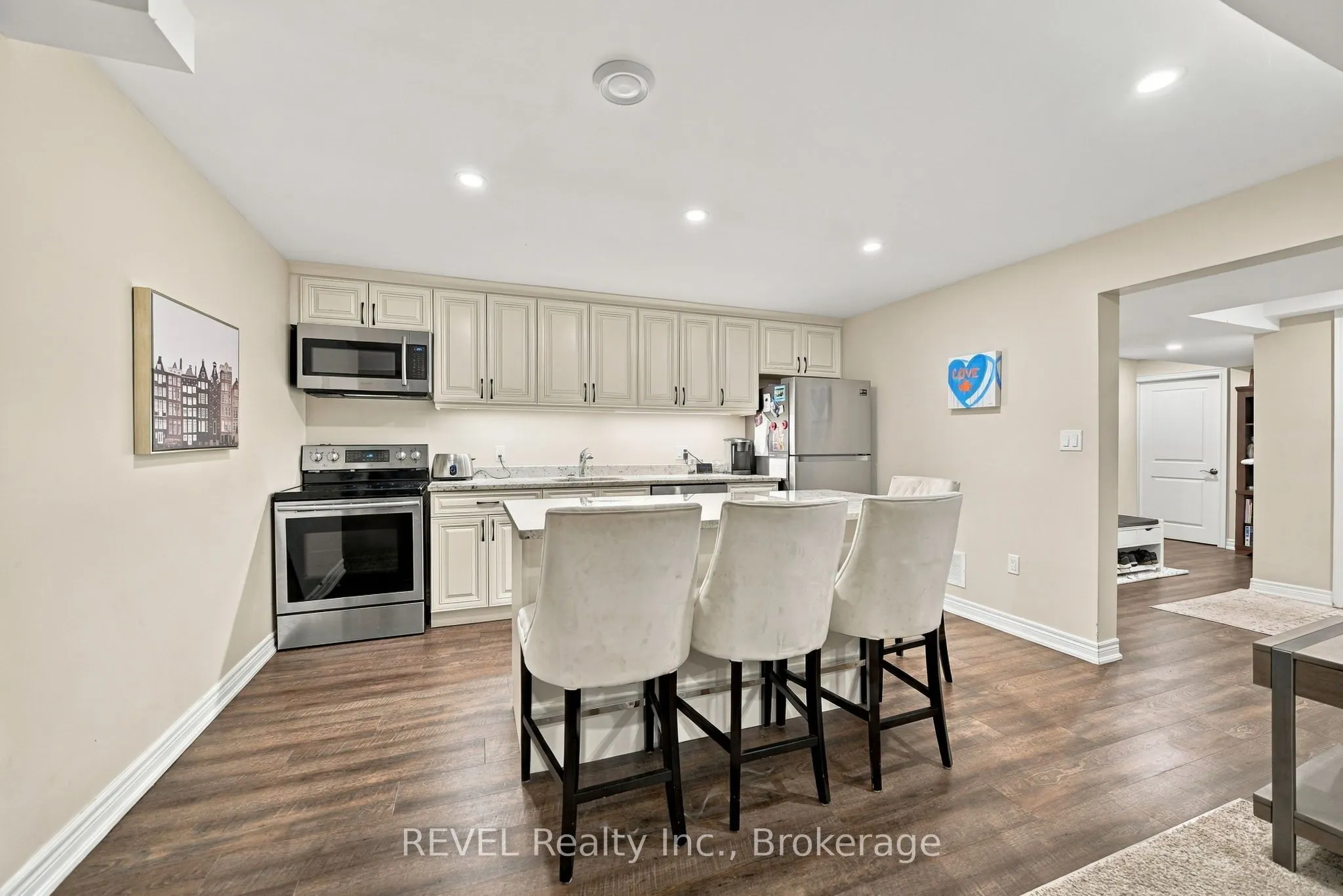 2504 Marinelli Drive