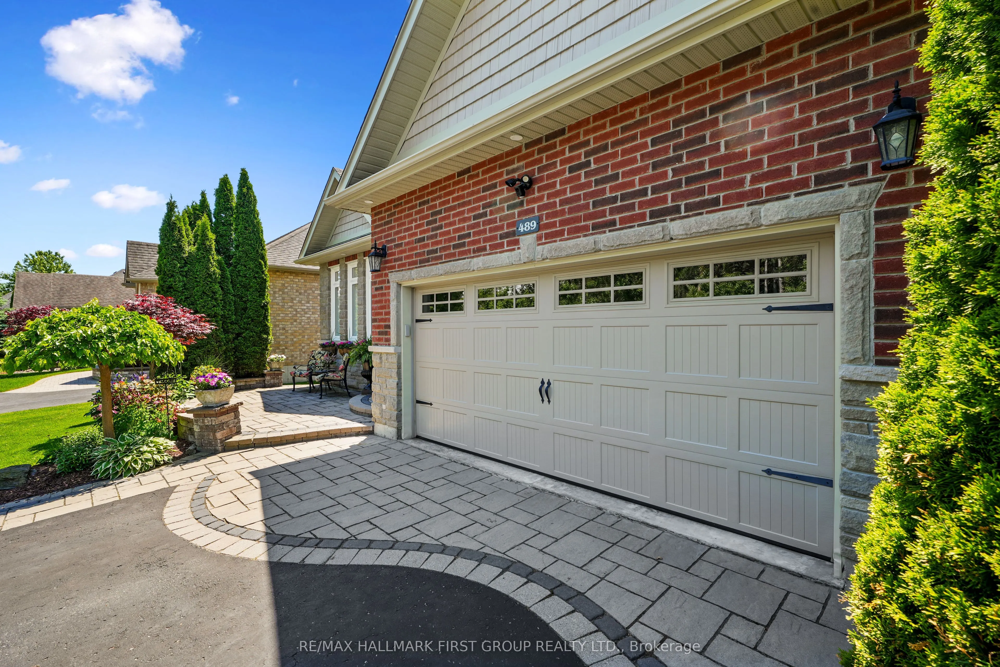 489 Foote Crescent