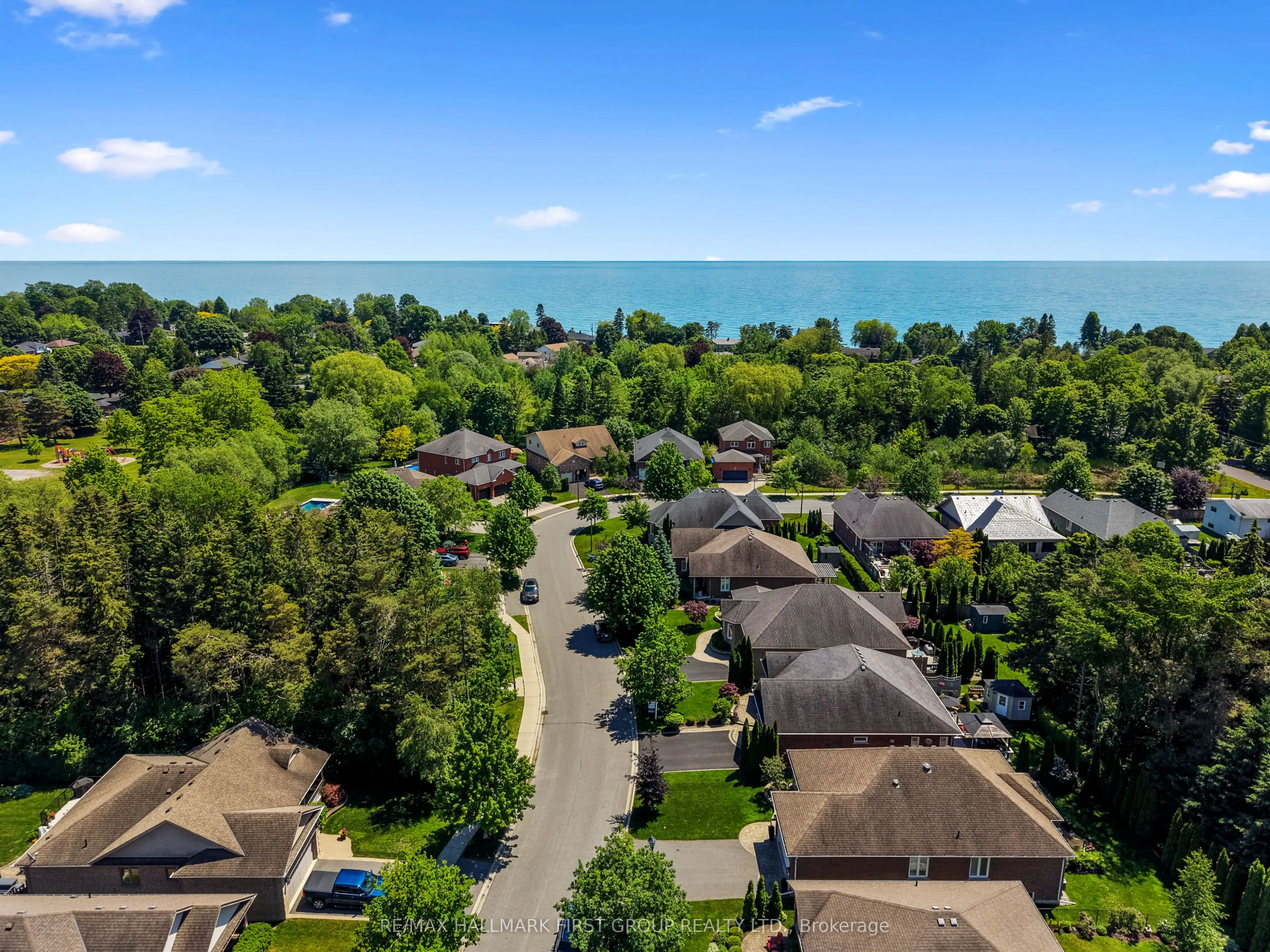 489 Foote Crescent