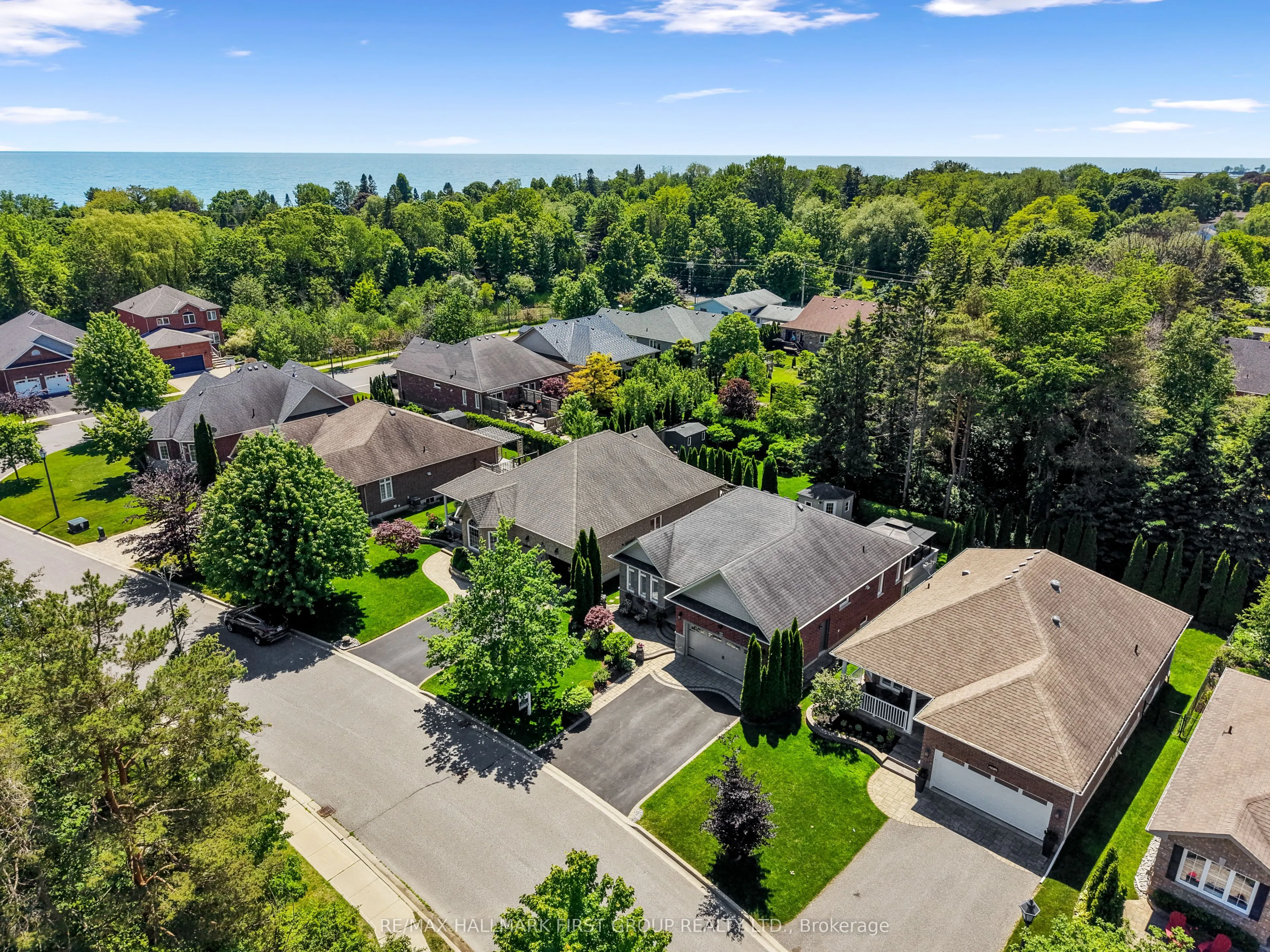 489 Foote Crescent