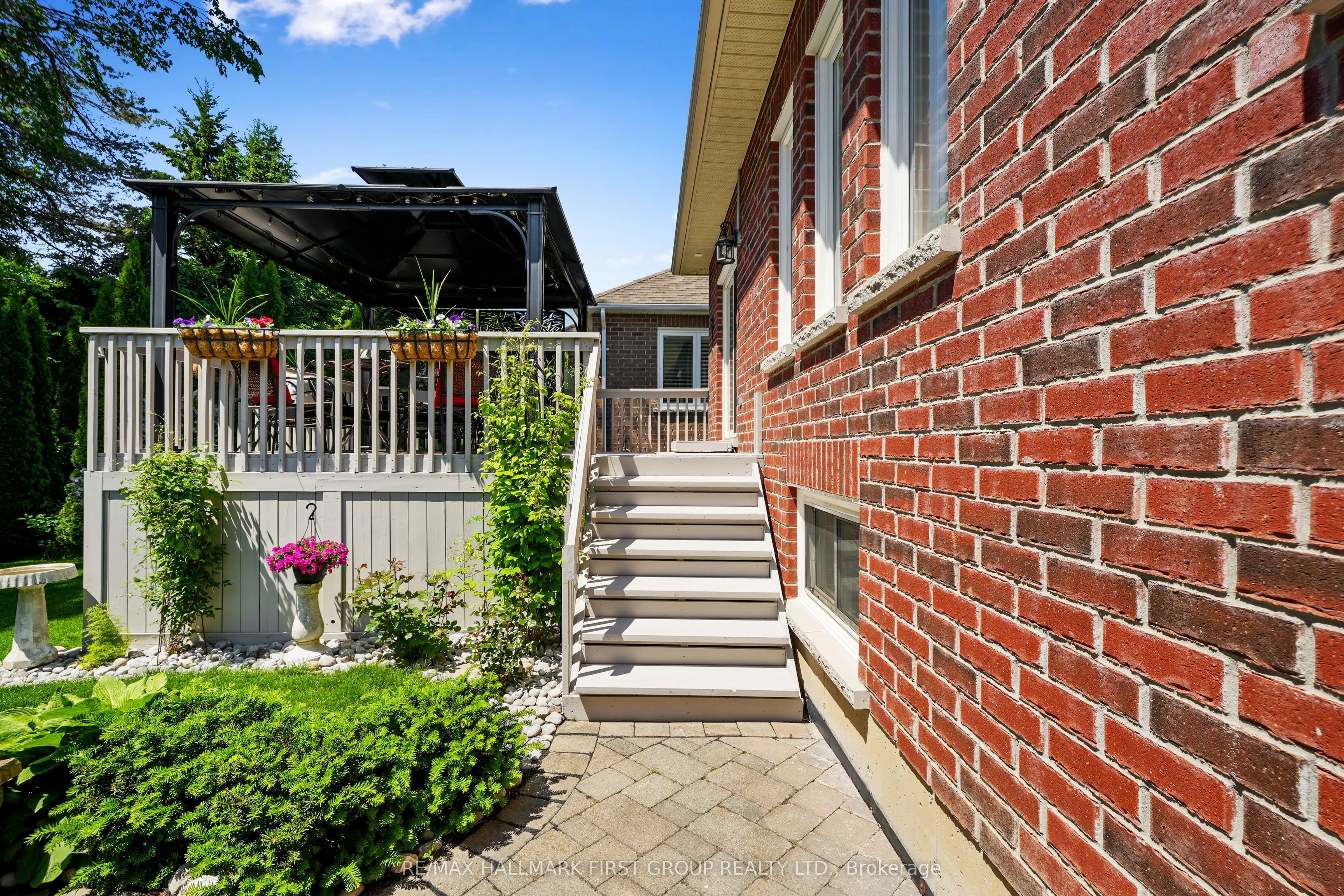 489 Foote Crescent