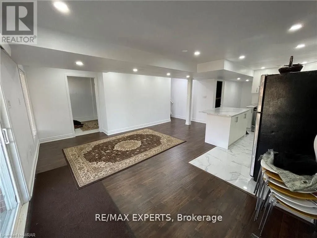 87 Newcastle Drive W