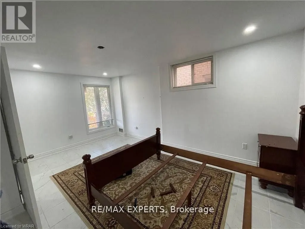 87 Newcastle Drive W
