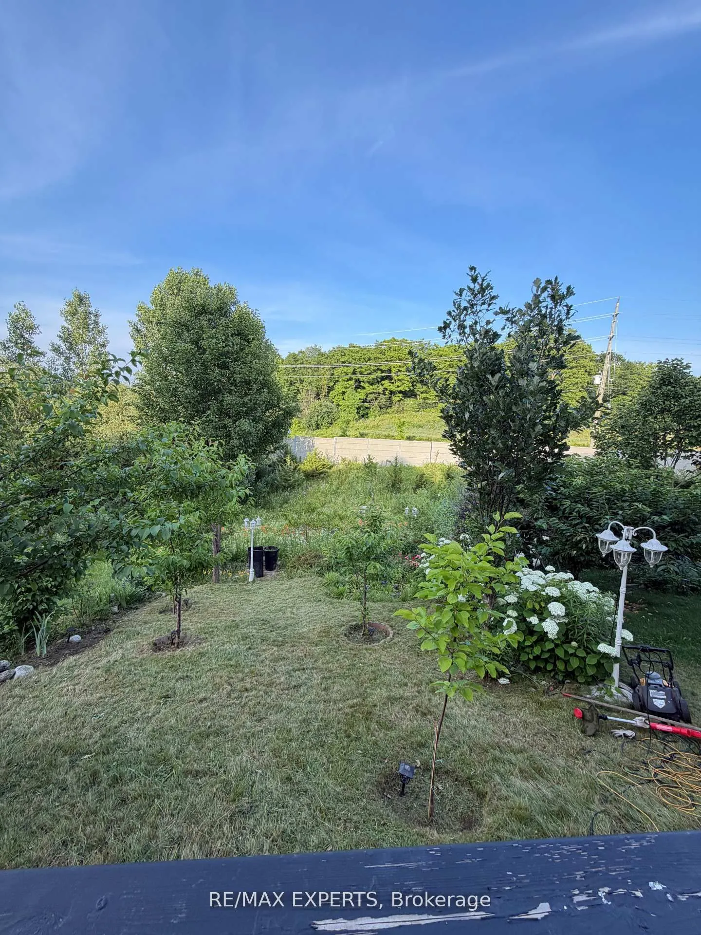 87 Newcastle Drive W