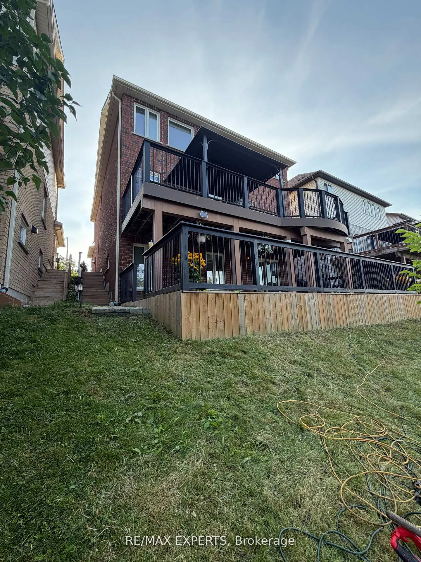 87 Newcastle Drive W