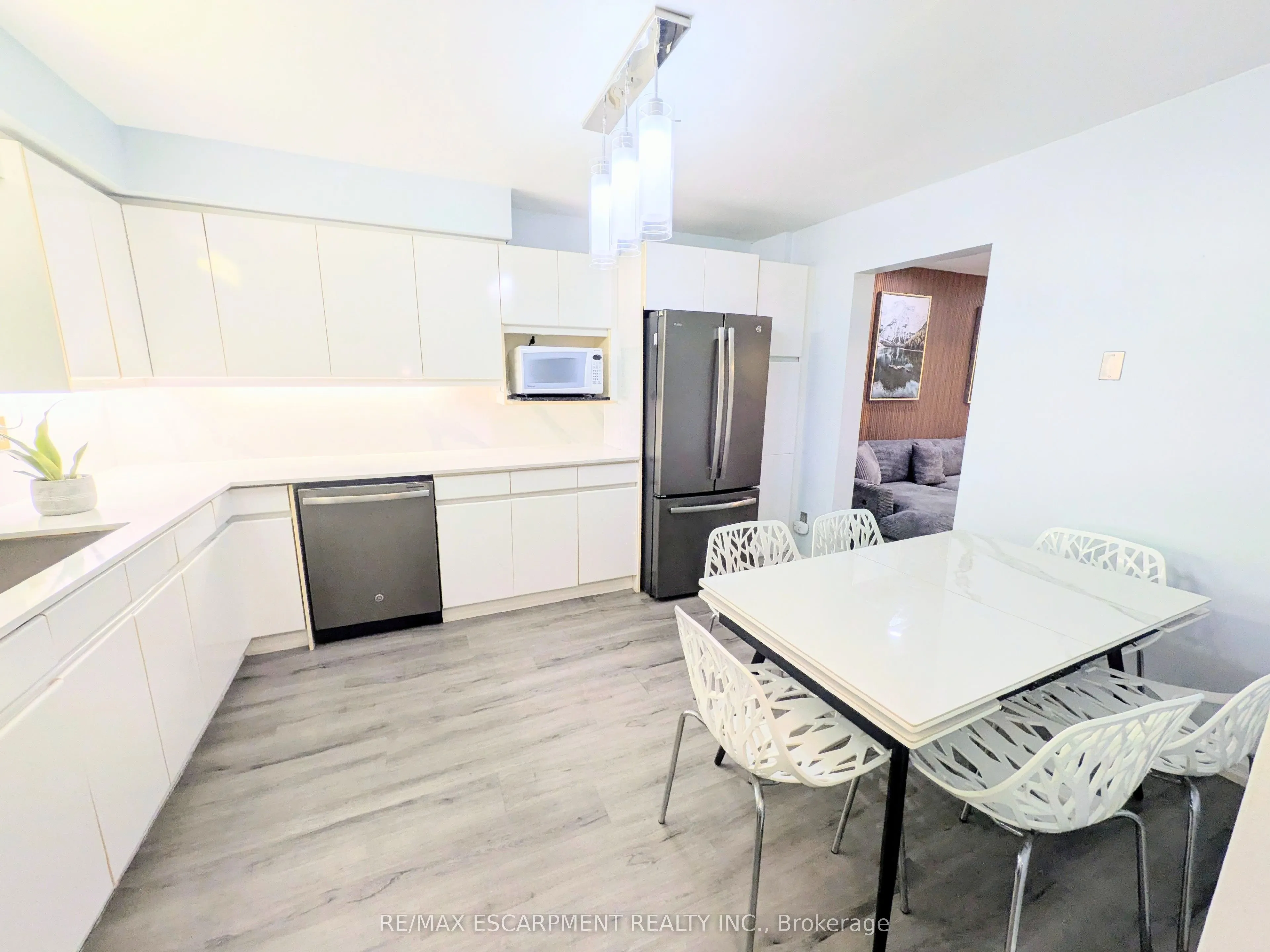 22 RIVERDALE Drive #1