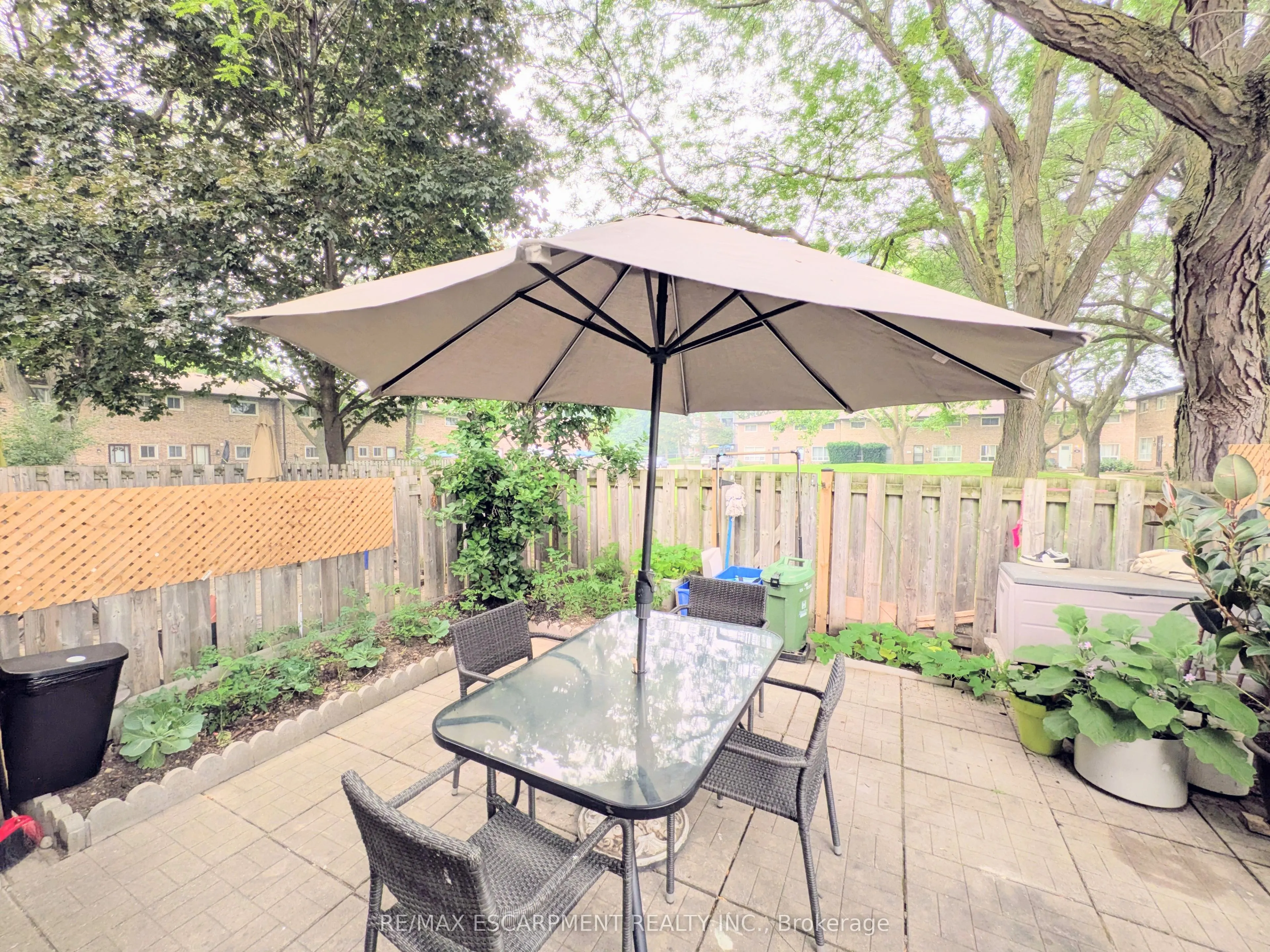 22 RIVERDALE Drive #1
