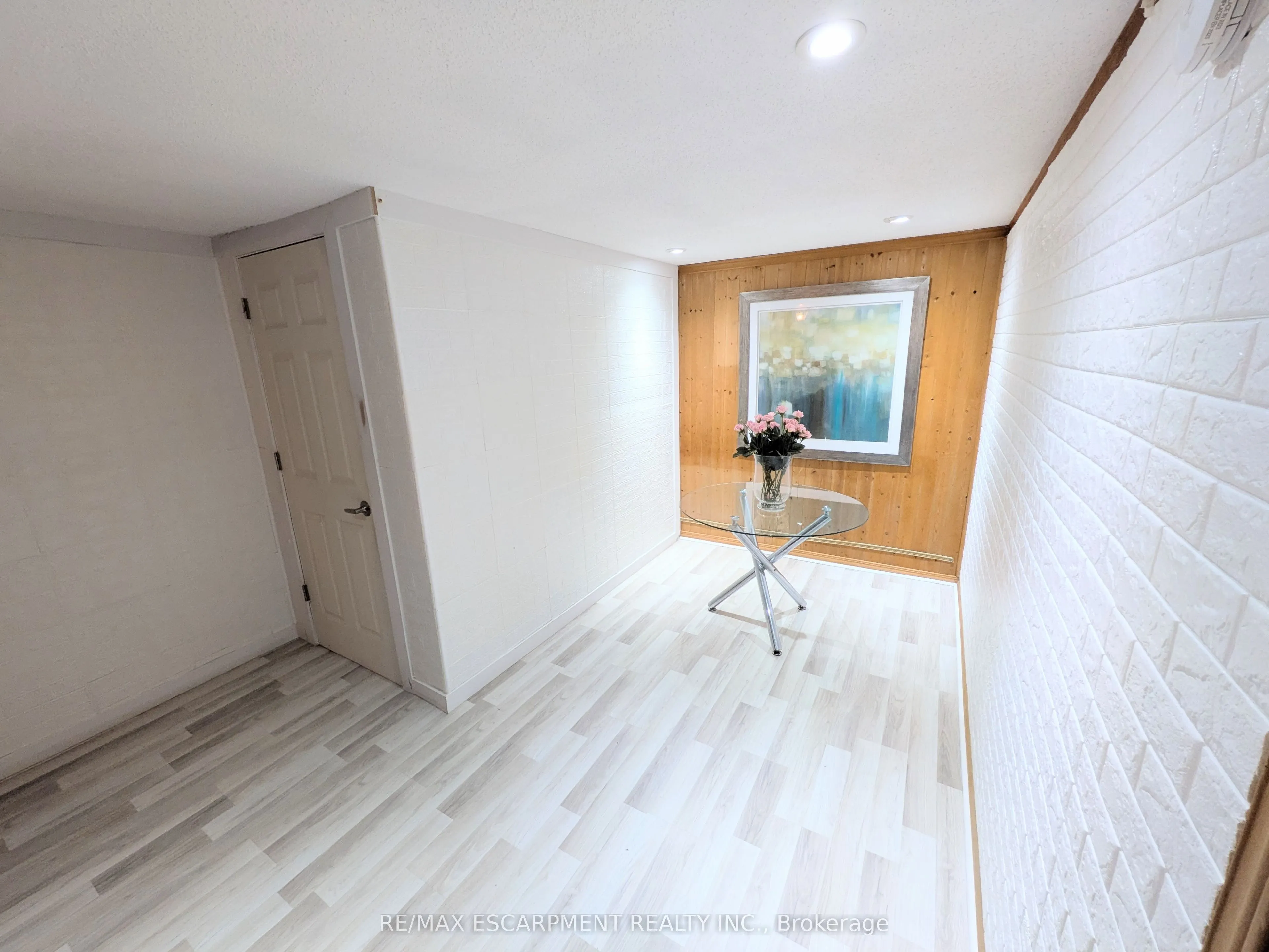 22 RIVERDALE Drive #1