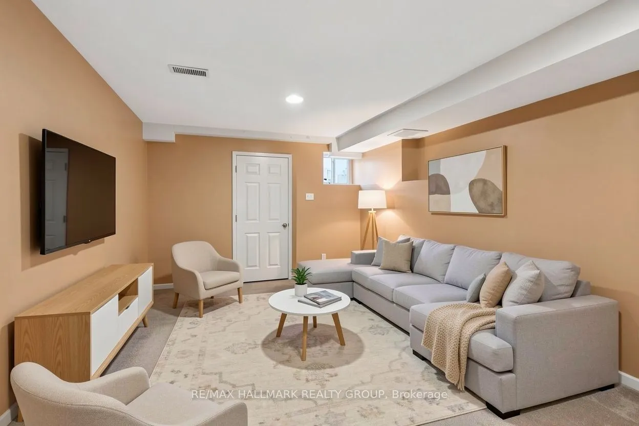 121 Mackay Street #2