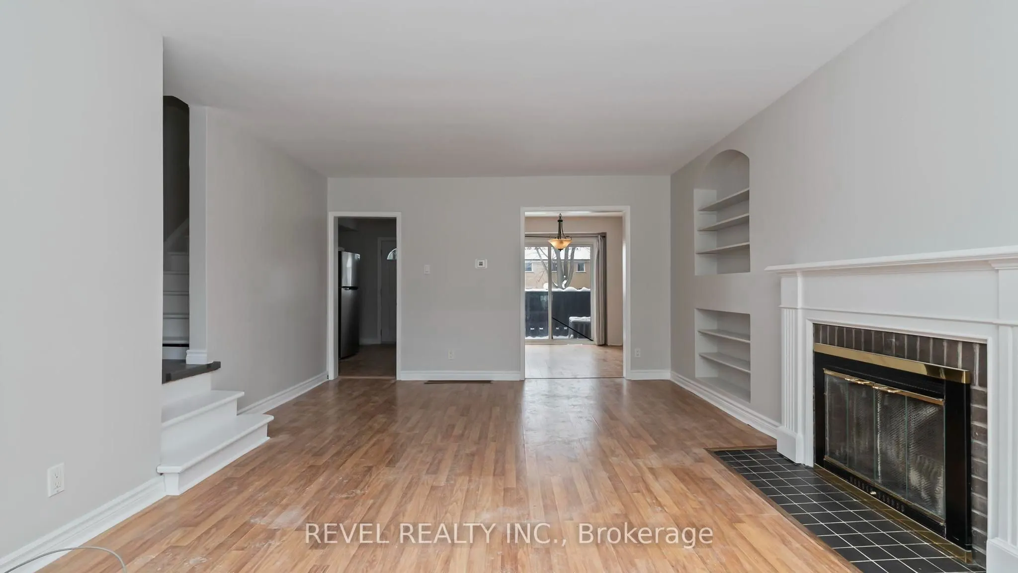 1137 Oxford Street W #64