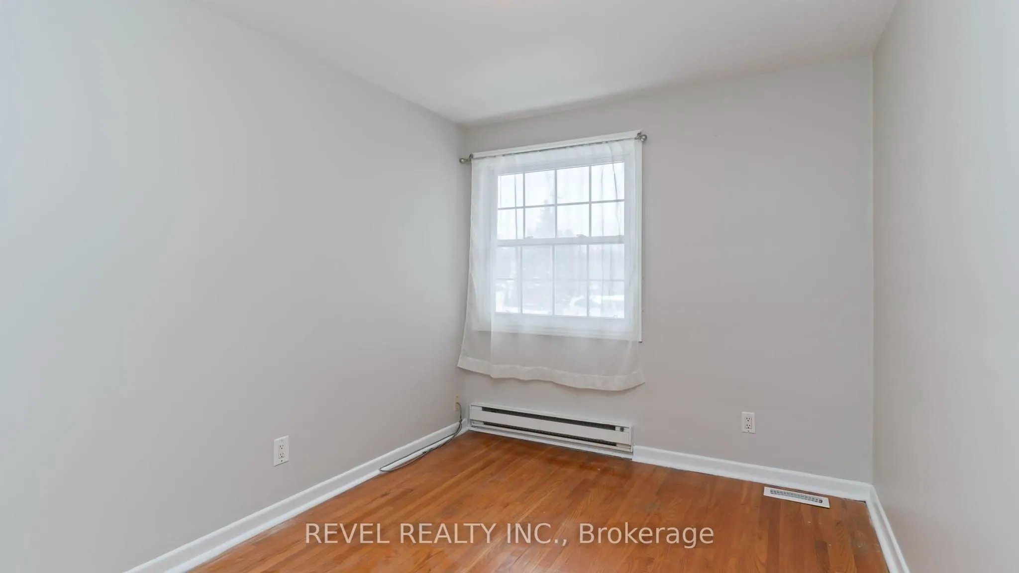 1137 Oxford Street W #64