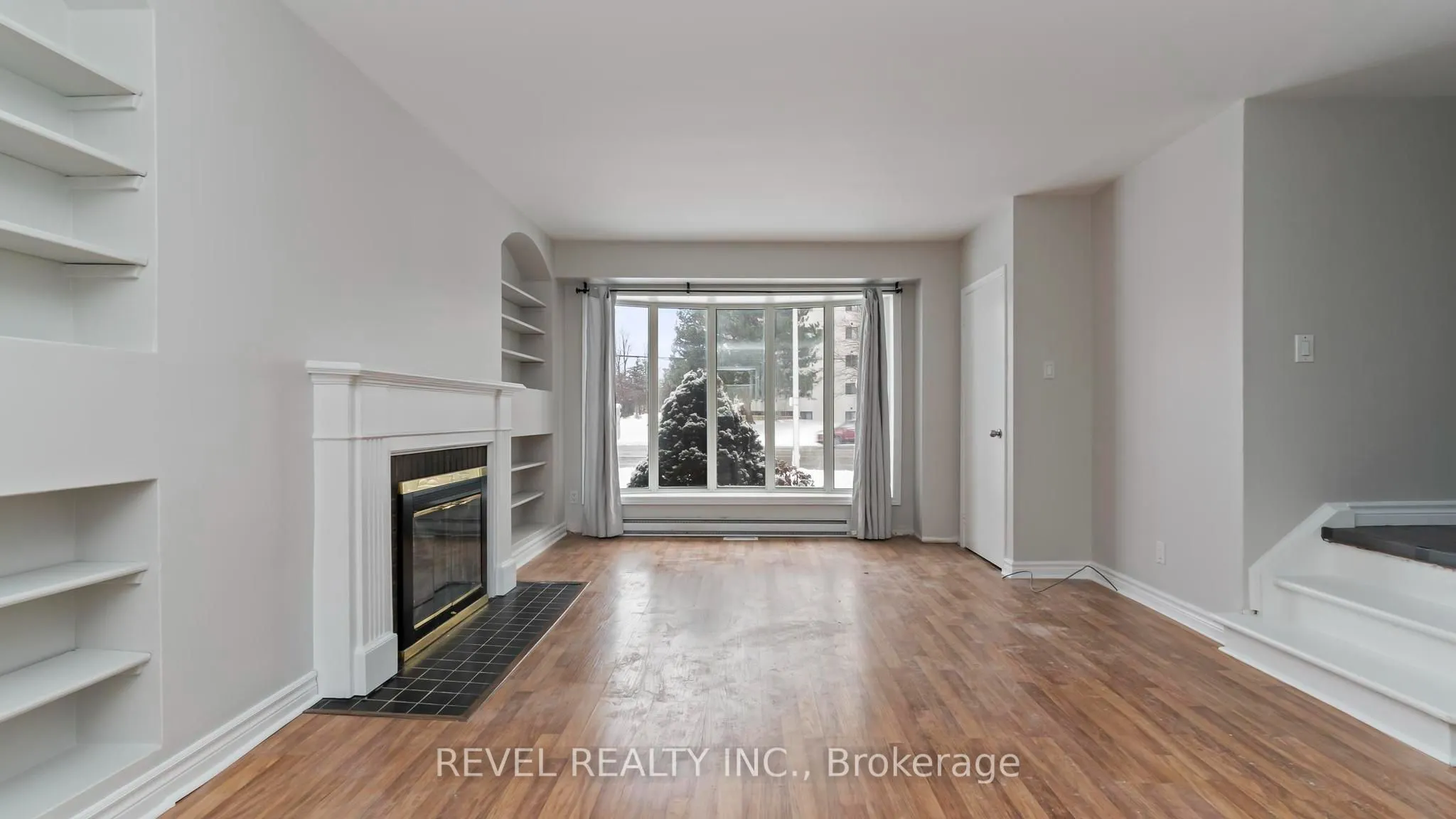 1137 Oxford Street W #64