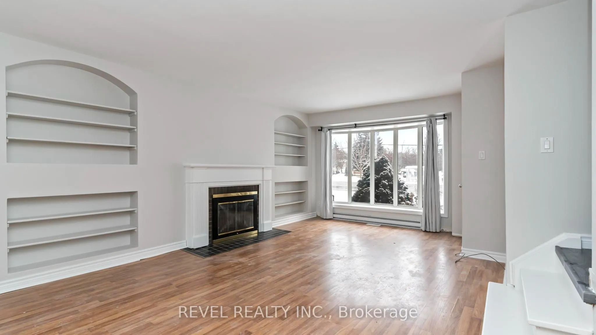 1137 Oxford Street W #64