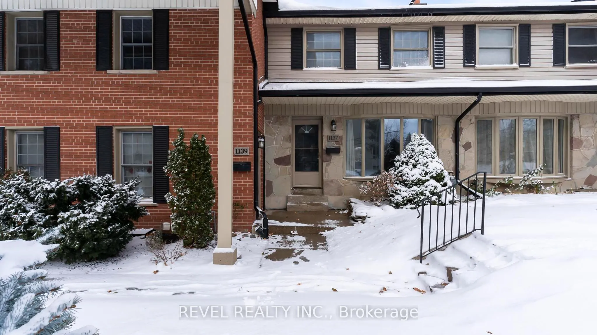 1137 Oxford Street W #64