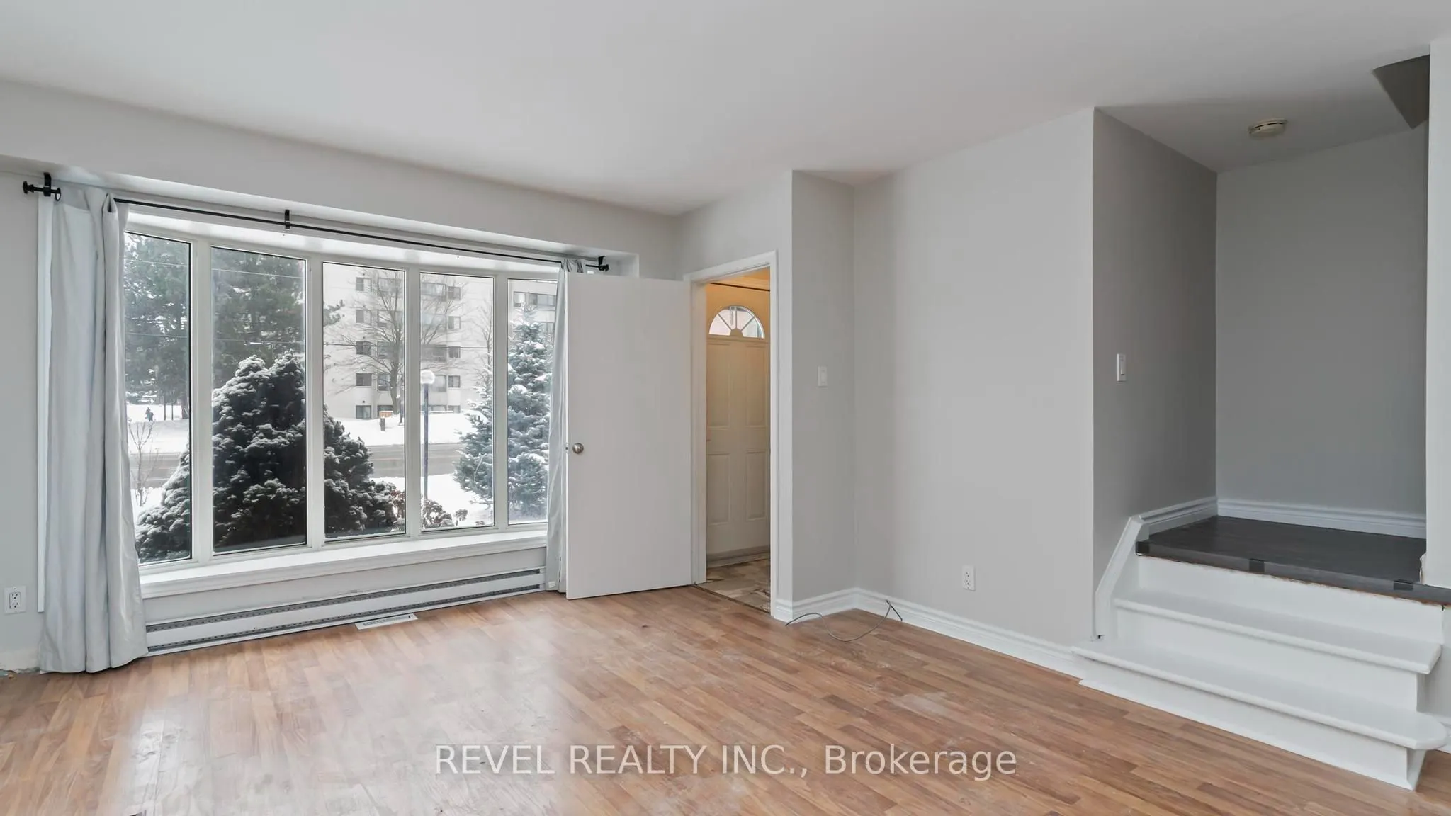 1137 Oxford Street W #64