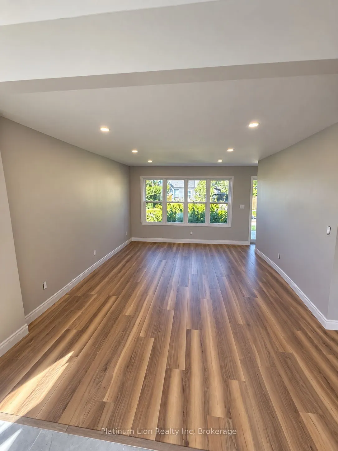 8 Byron Place #UPPER