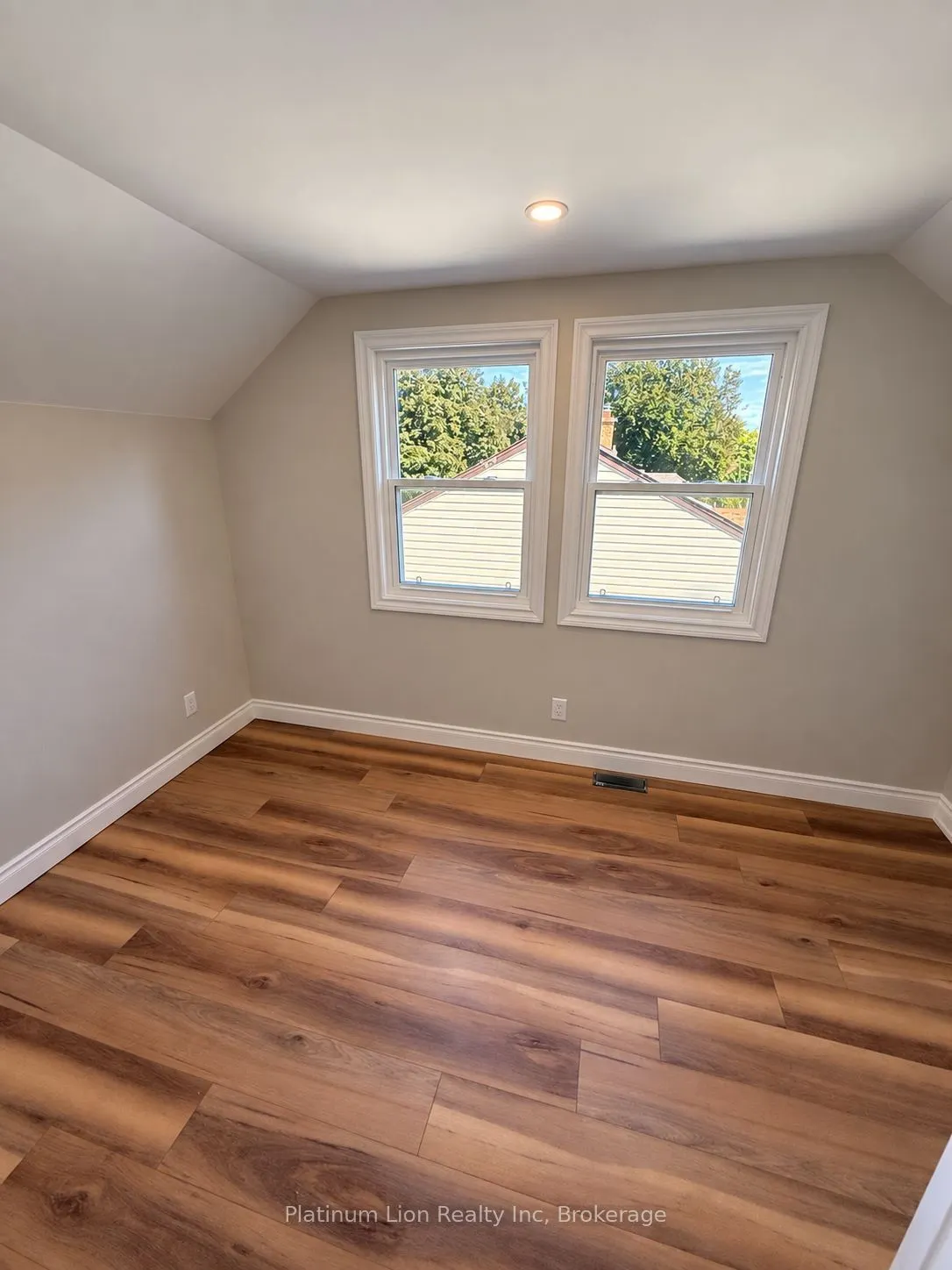 8 Byron Place #UPPER