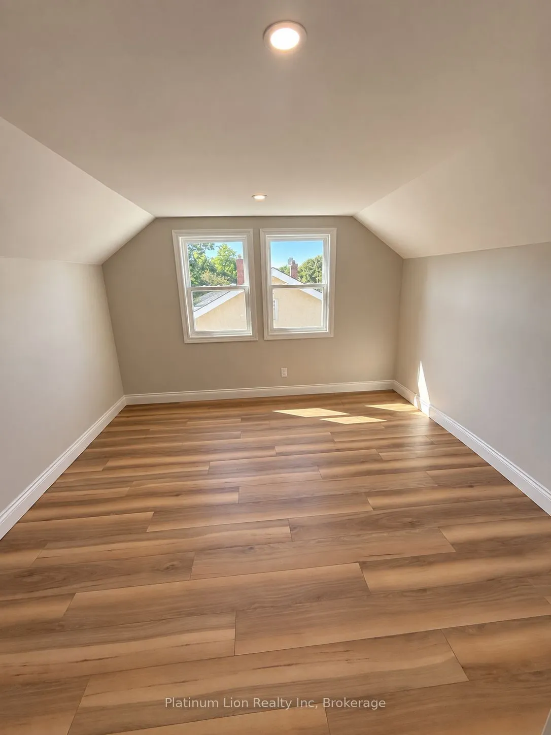 8 Byron Place #UPPER