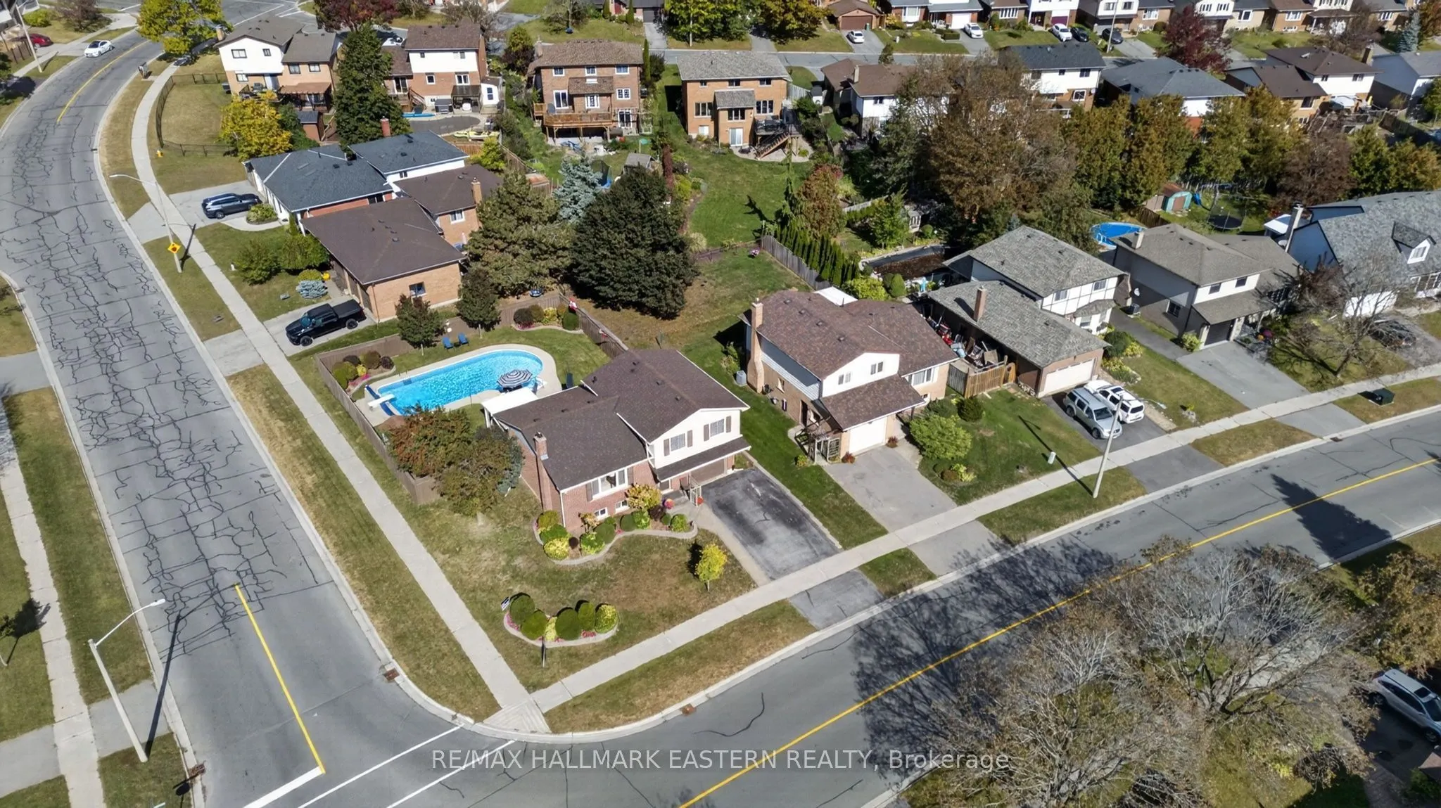 2296 Kawartha Heights Boulevard
