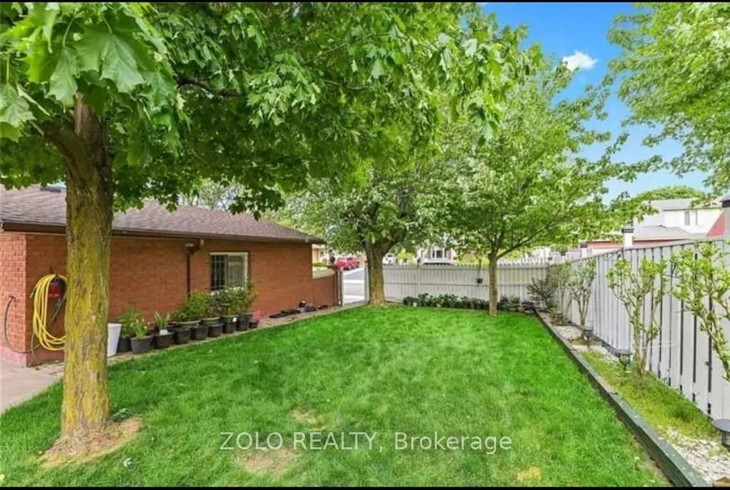 1 Garrow Drive W #Lower