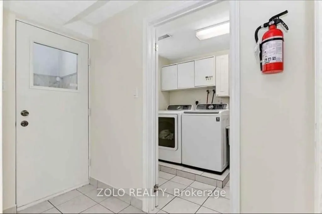 1 Garrow Drive W #Lower