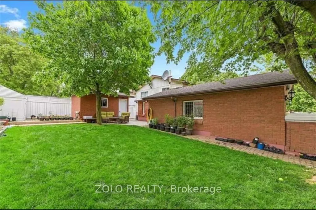 1 Garrow Drive W #Lower