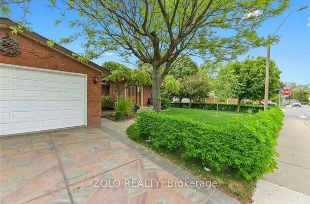 1 Garrow Drive W #Lower